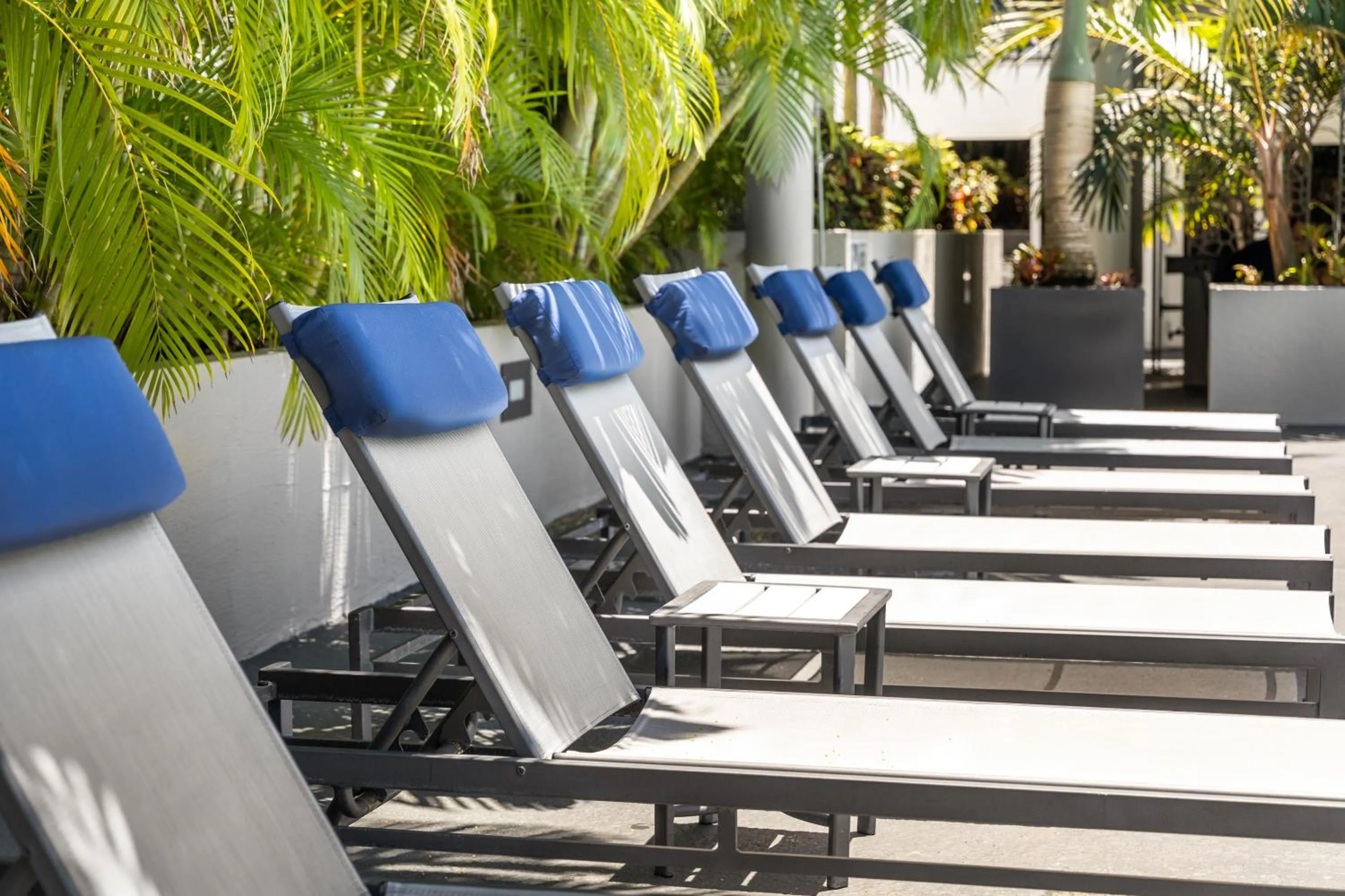 Swimming pool in Fortune House Hotel Suites