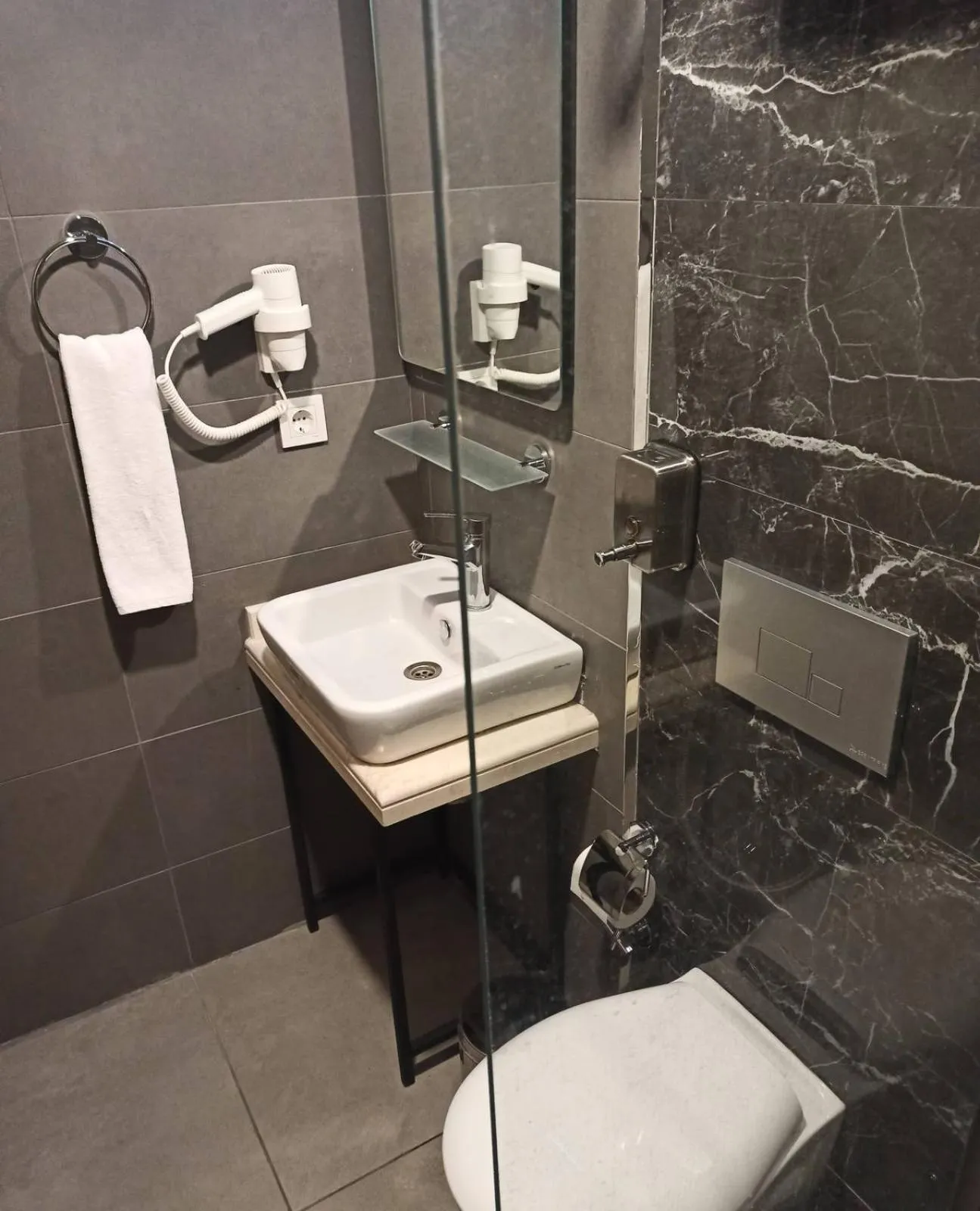 Bathroom in Cadde Suite Bakırköy