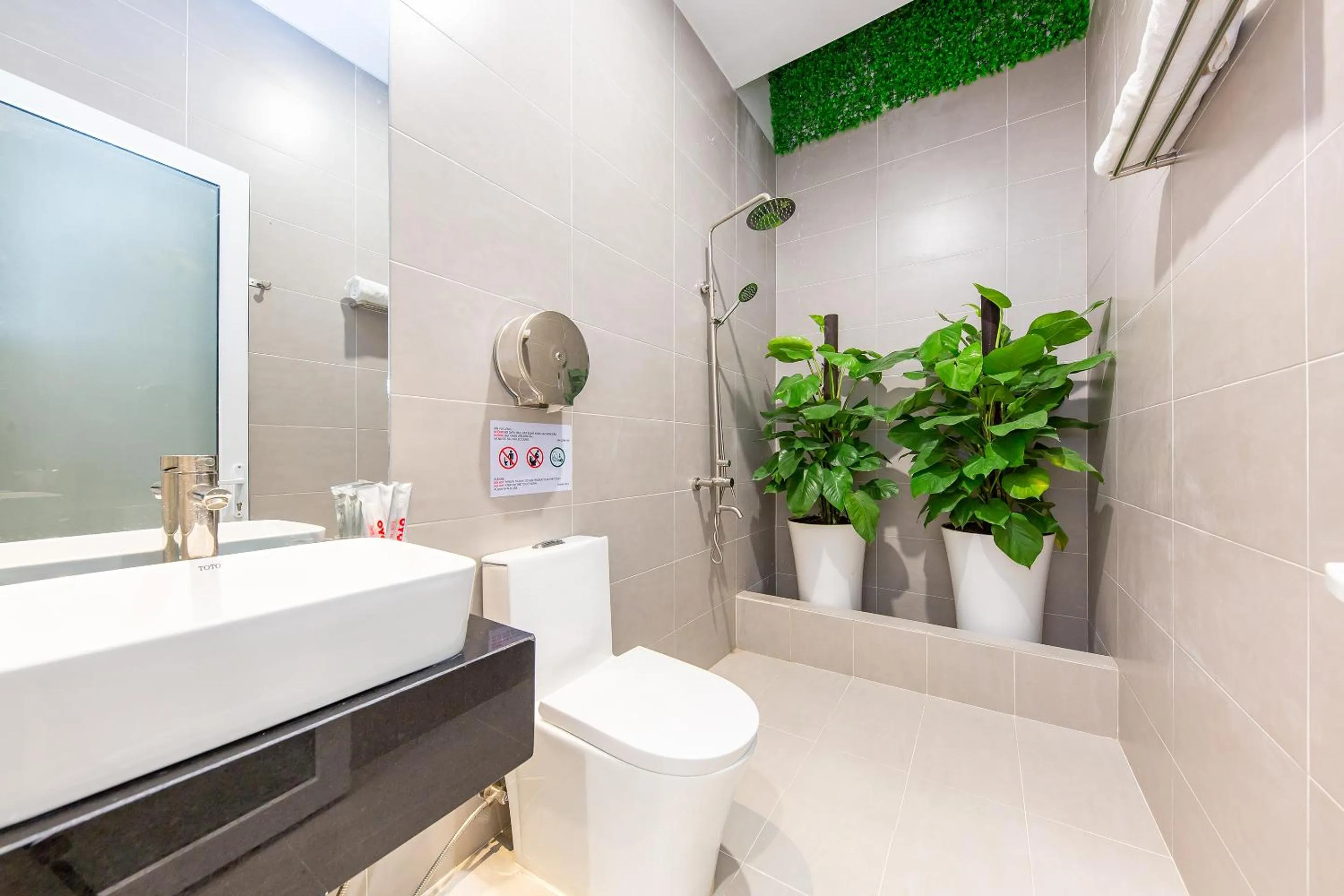 Bathroom in QA Hotel Dalat - City Centre