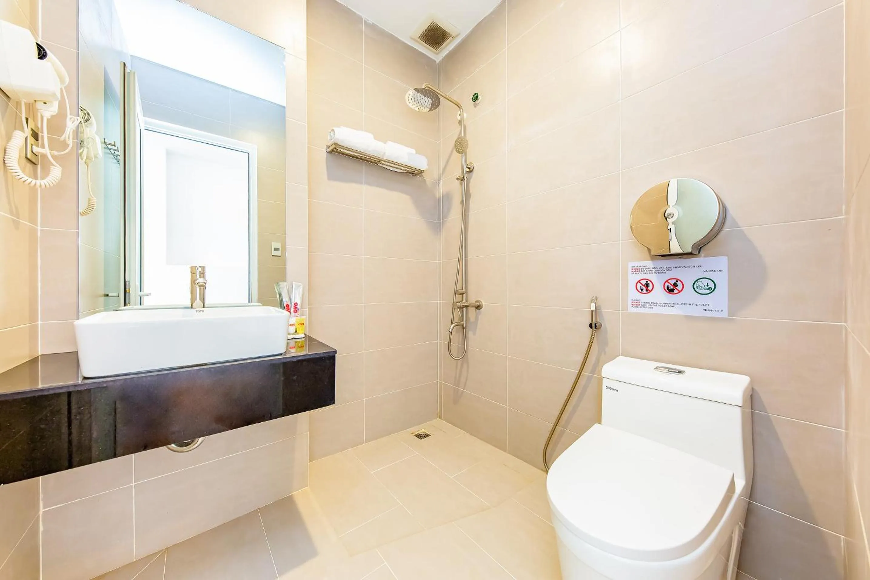 Bathroom in QA Hotel Dalat - City Centre