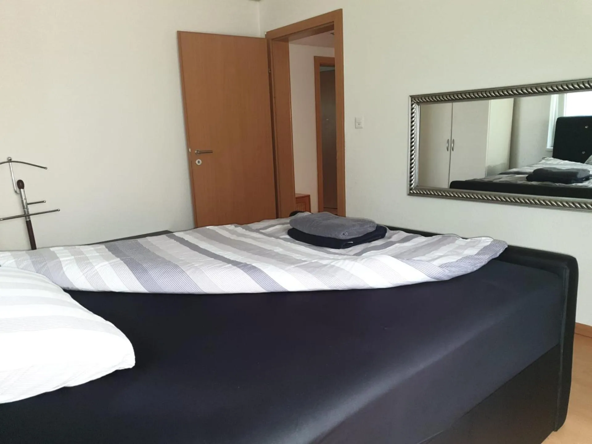 Bed in 3 Doppelbett Business Apartment am Bodensee