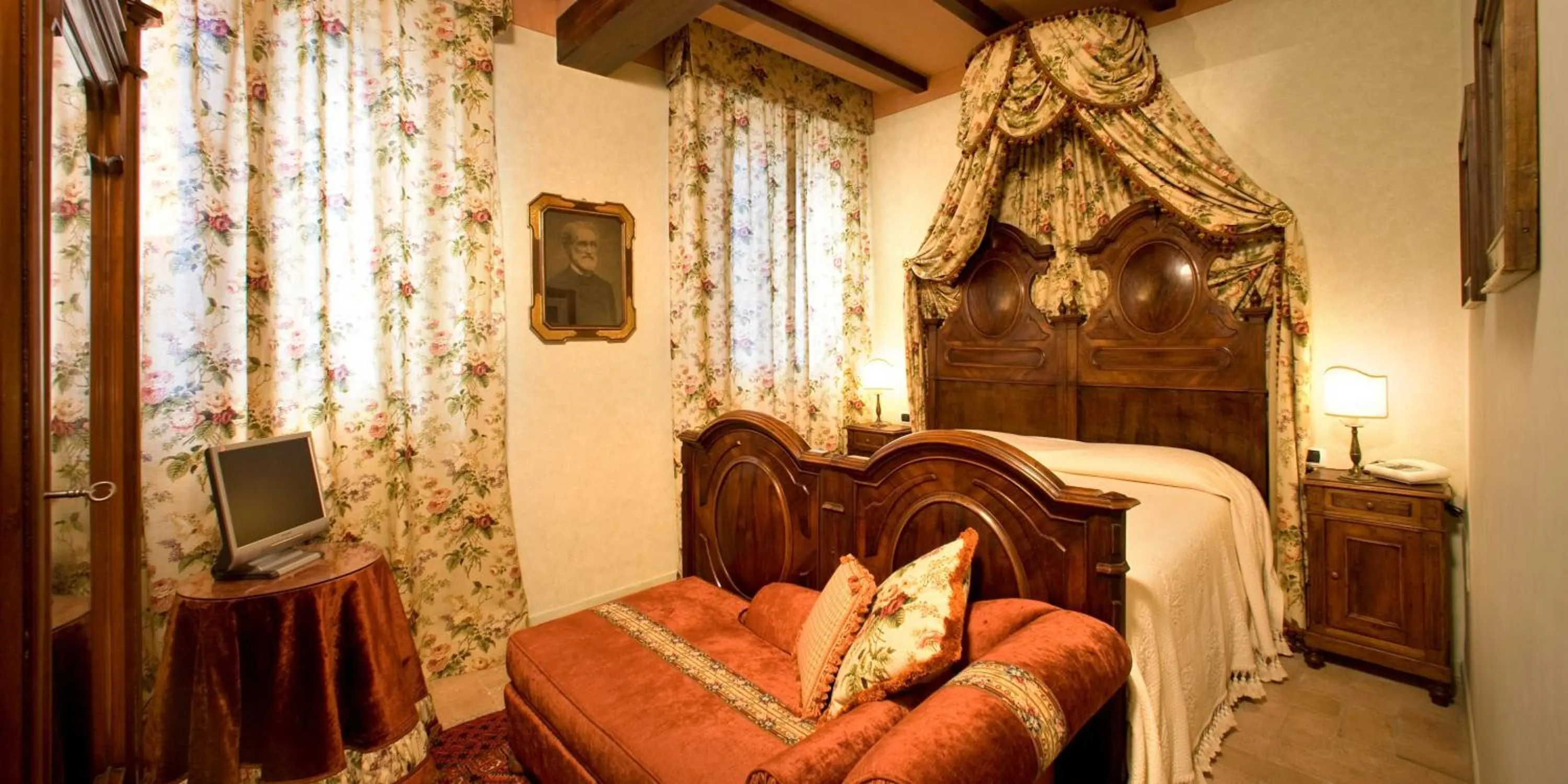 Bedroom in Alle Roncole