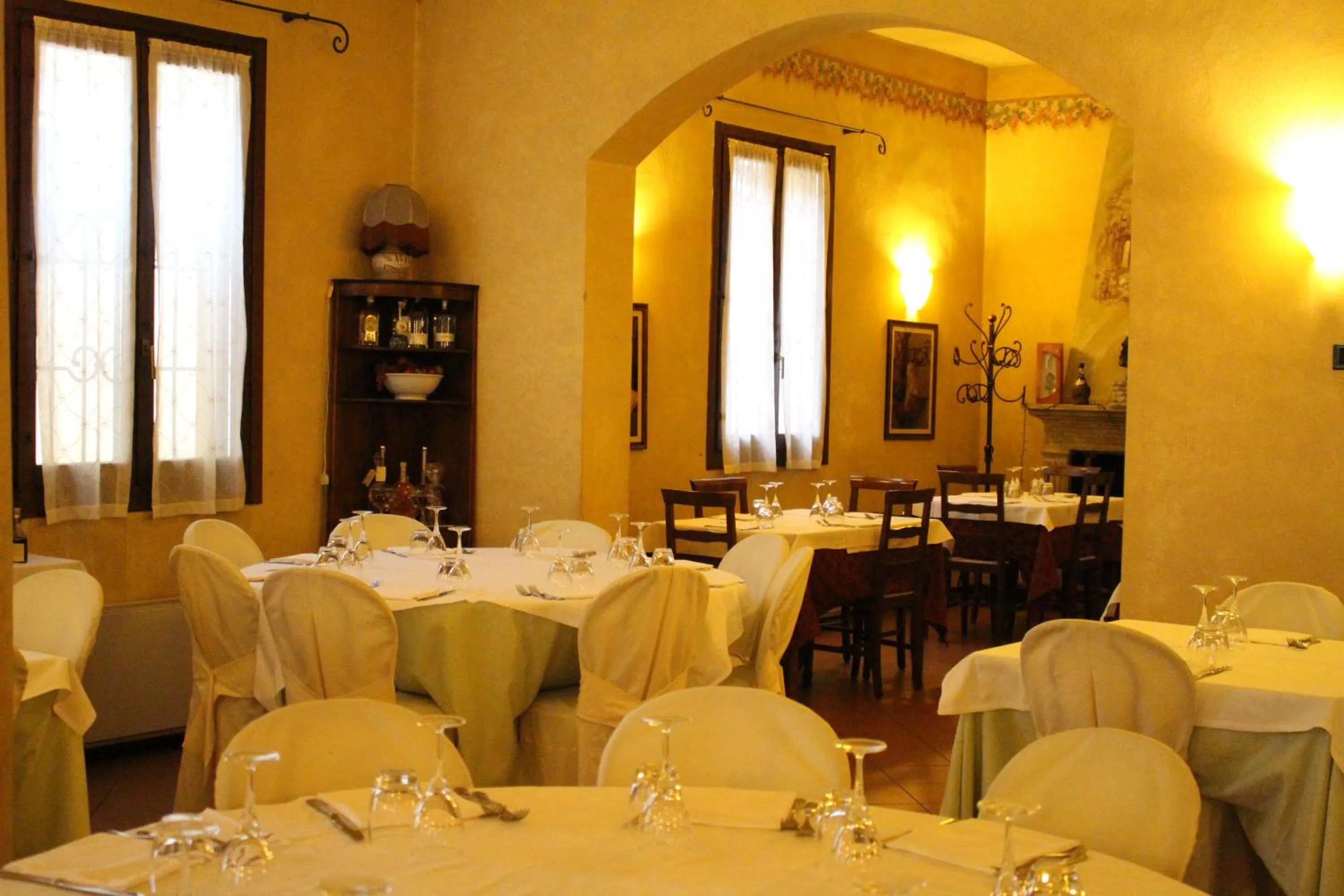 Restaurant/places to eat in Alle Roncole