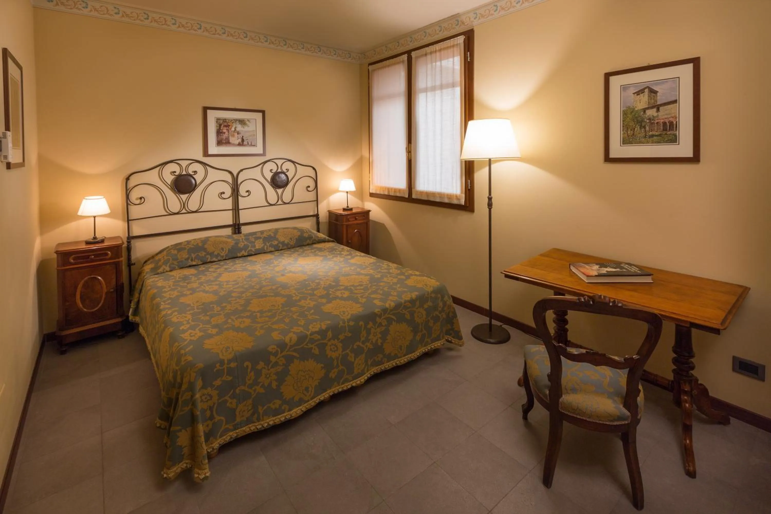 Seating area in Alle Roncole