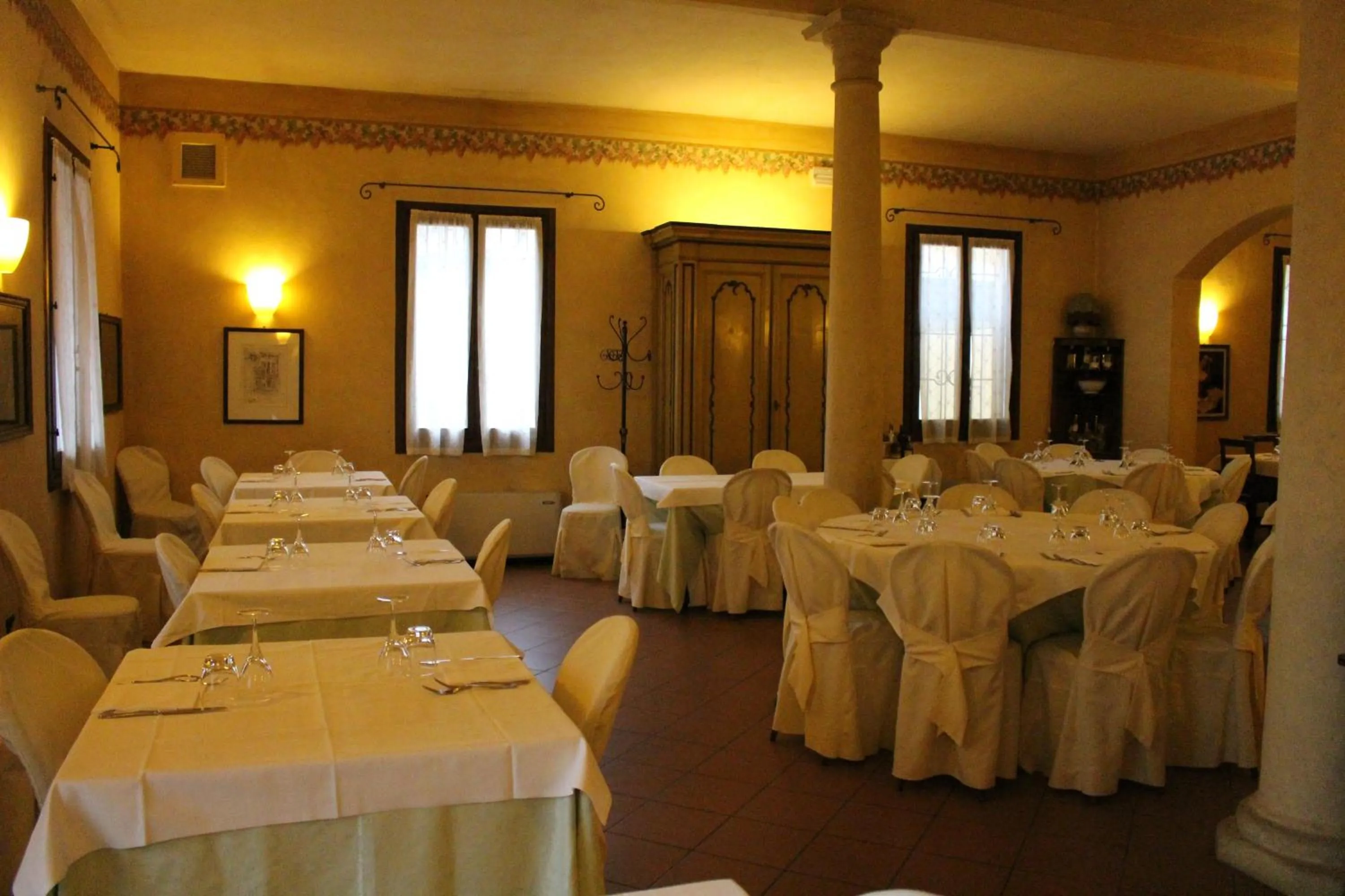 Restaurant/places to eat in Alle Roncole