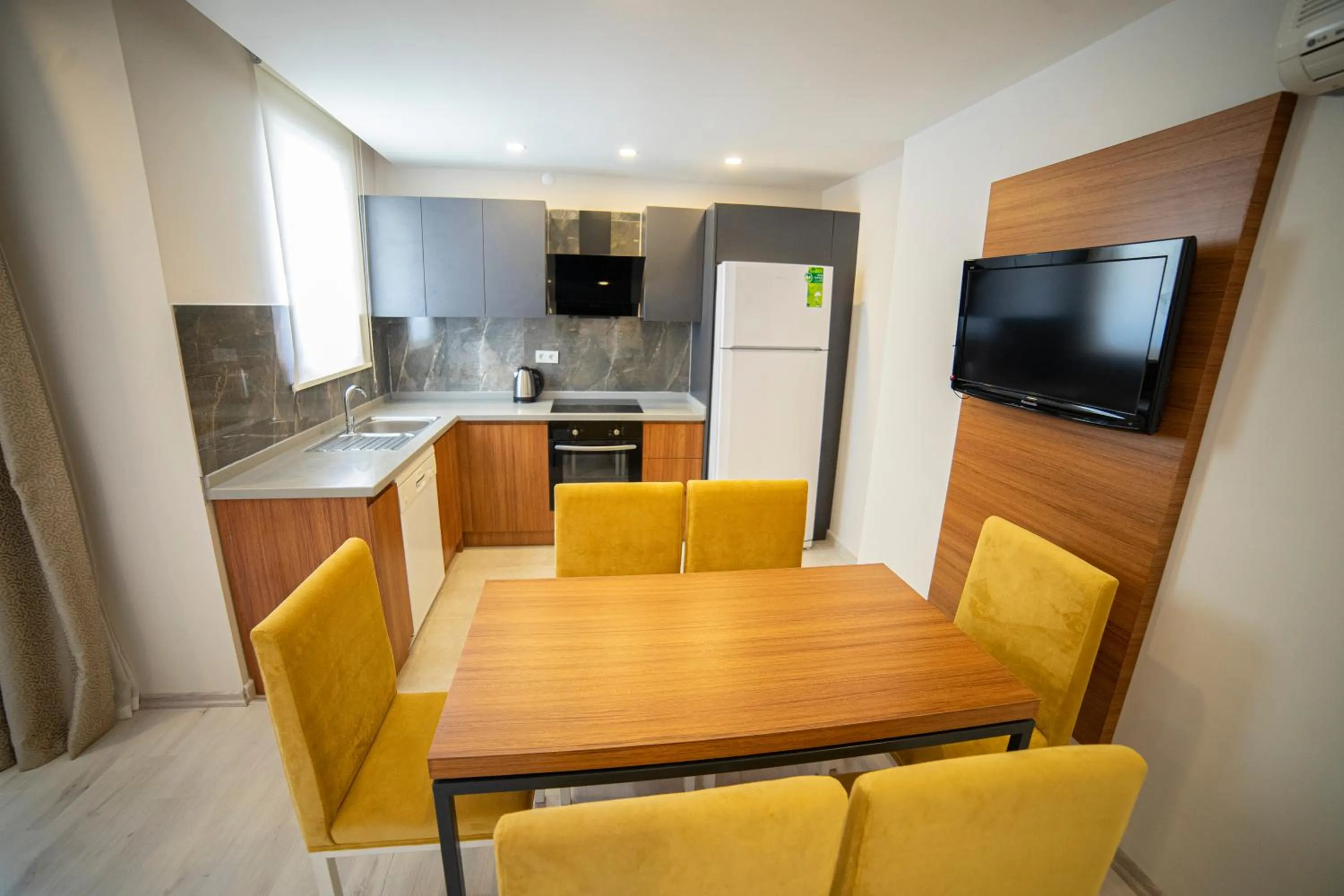 Kitchen or kitchenette in Sirena Apart & SPA