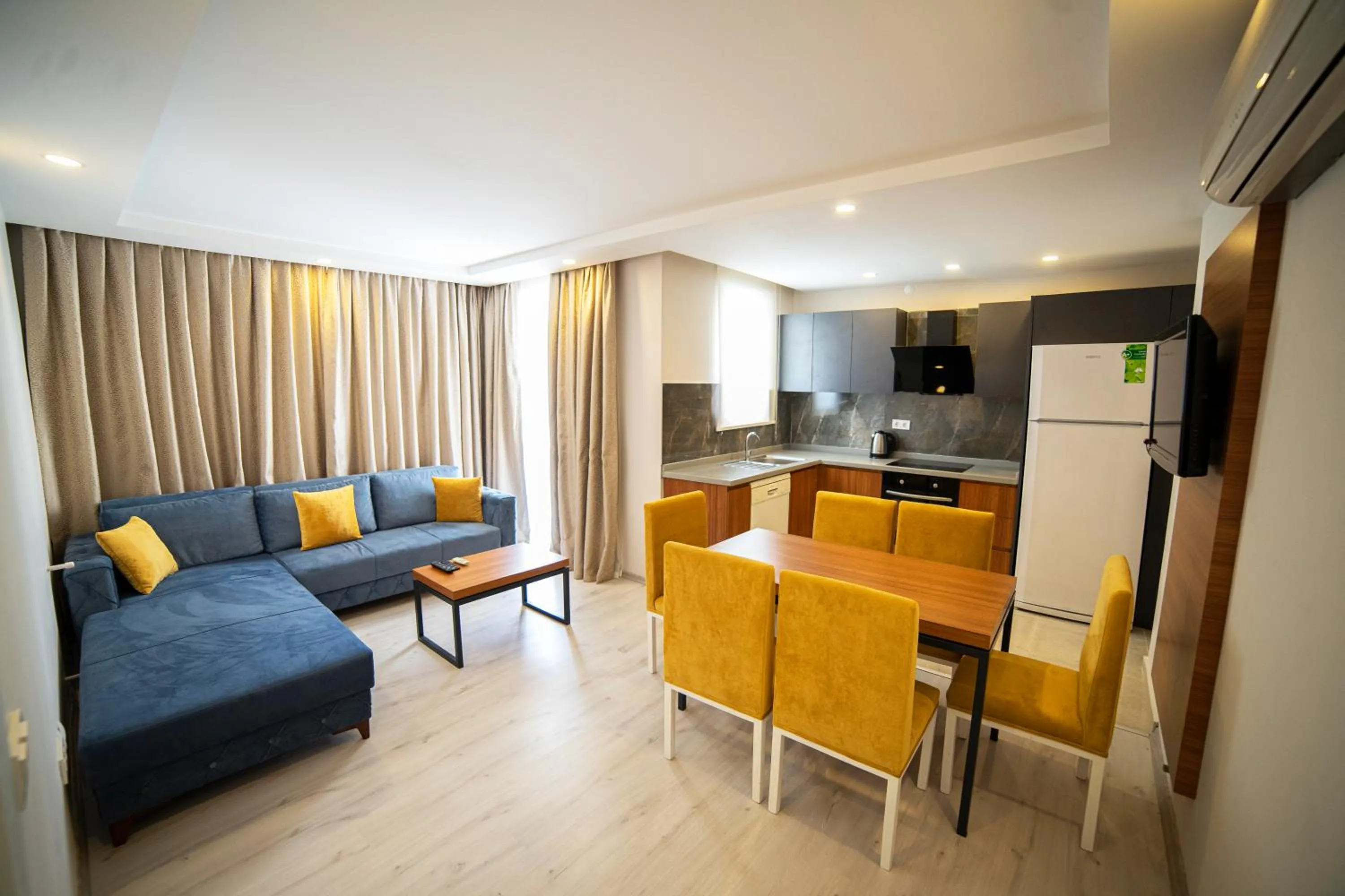 Kitchen or kitchenette in Sirena Apart & SPA