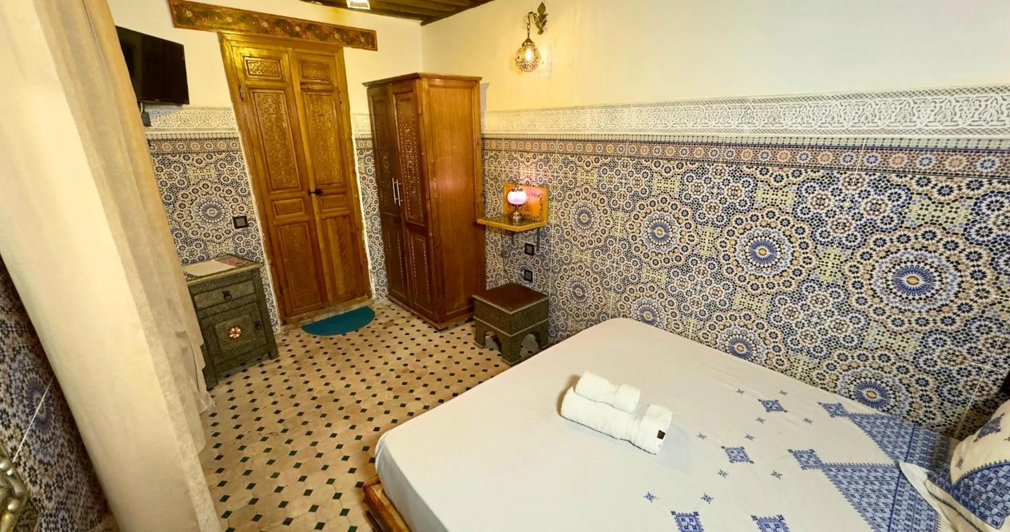 Bed in Riad Le Petit Patrimoine De Fés