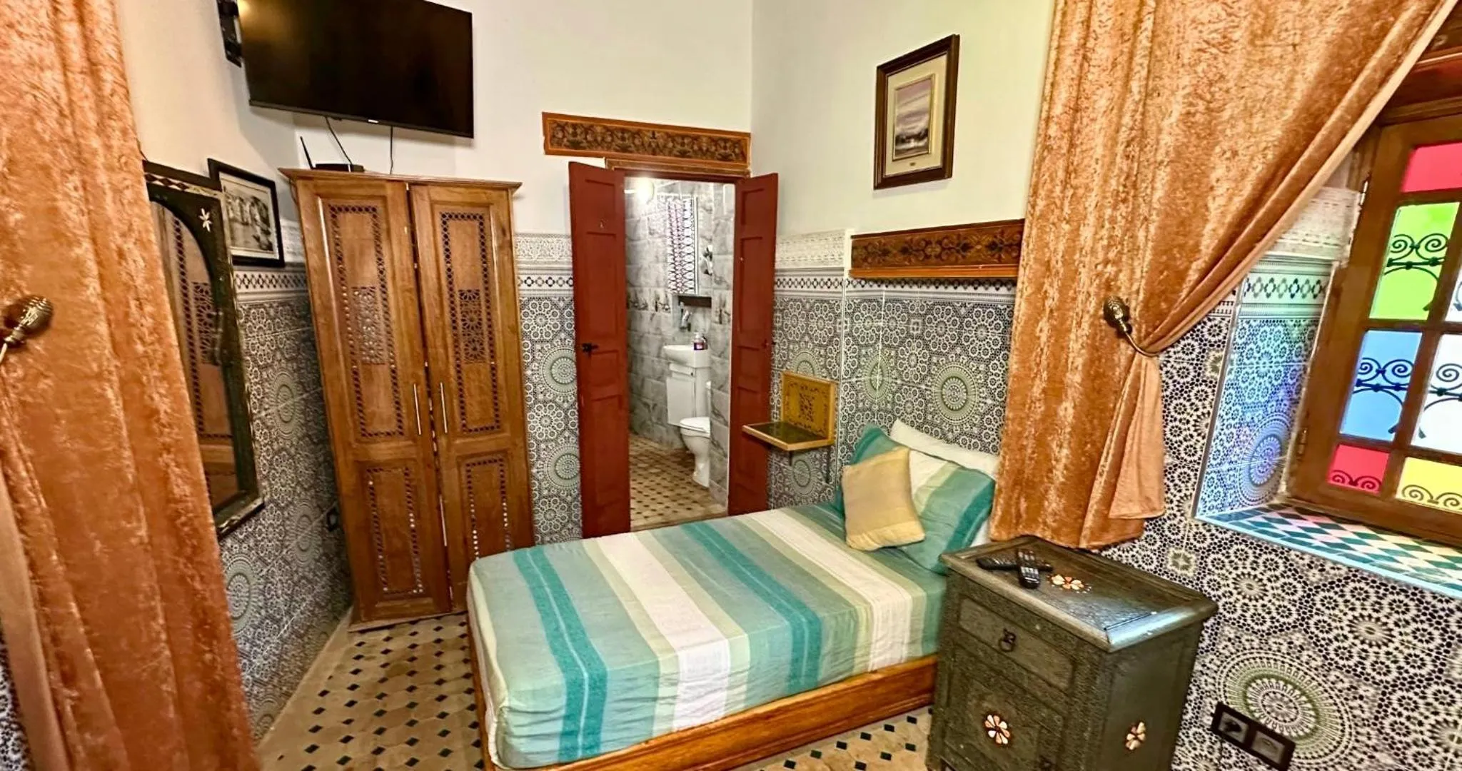 Bed in Riad Le Petit Patrimoine De Fés
