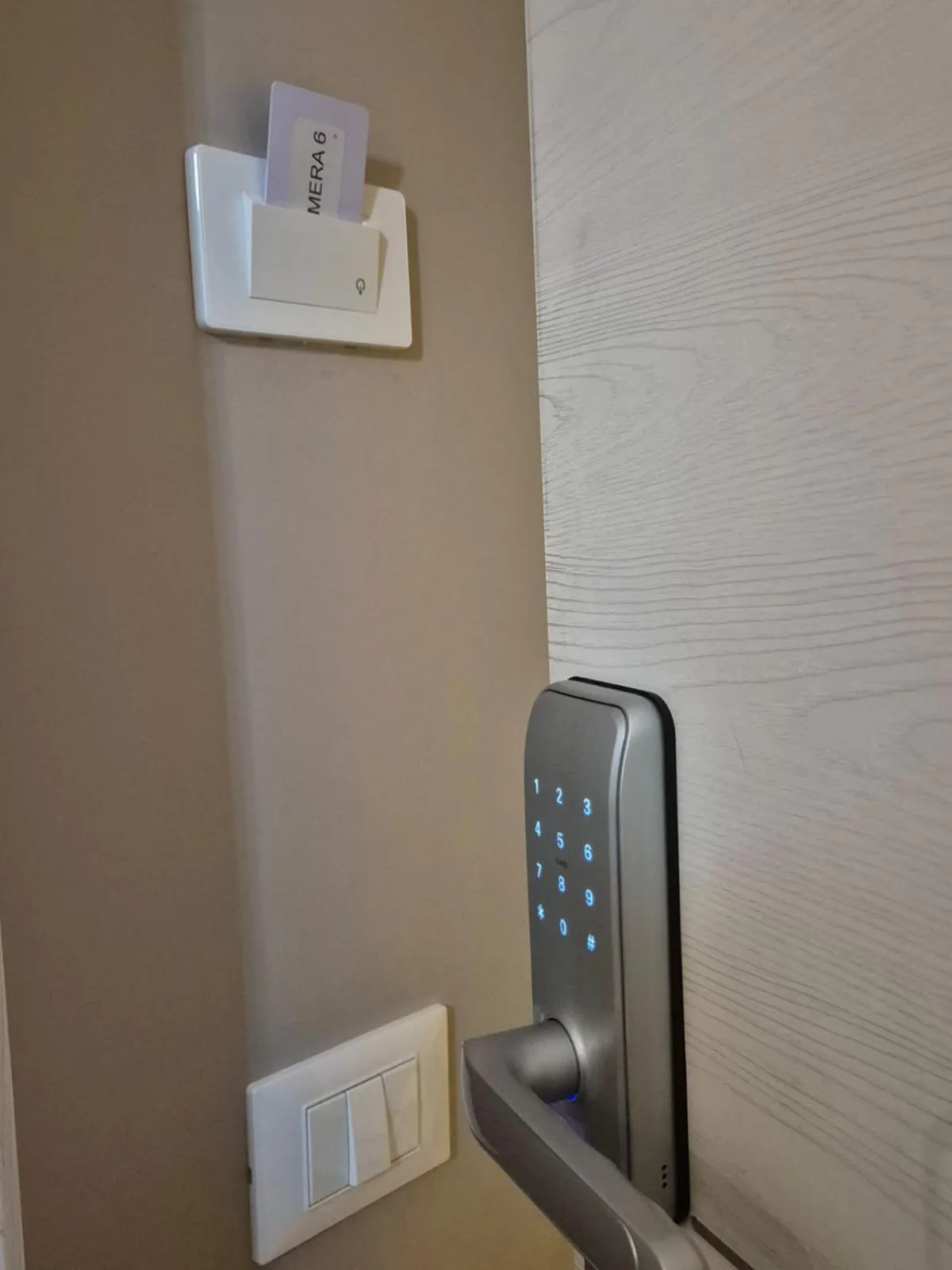 "La città delle 100 sculture" B&B BcenS con parcheggio privato - Belpasso - Etna -