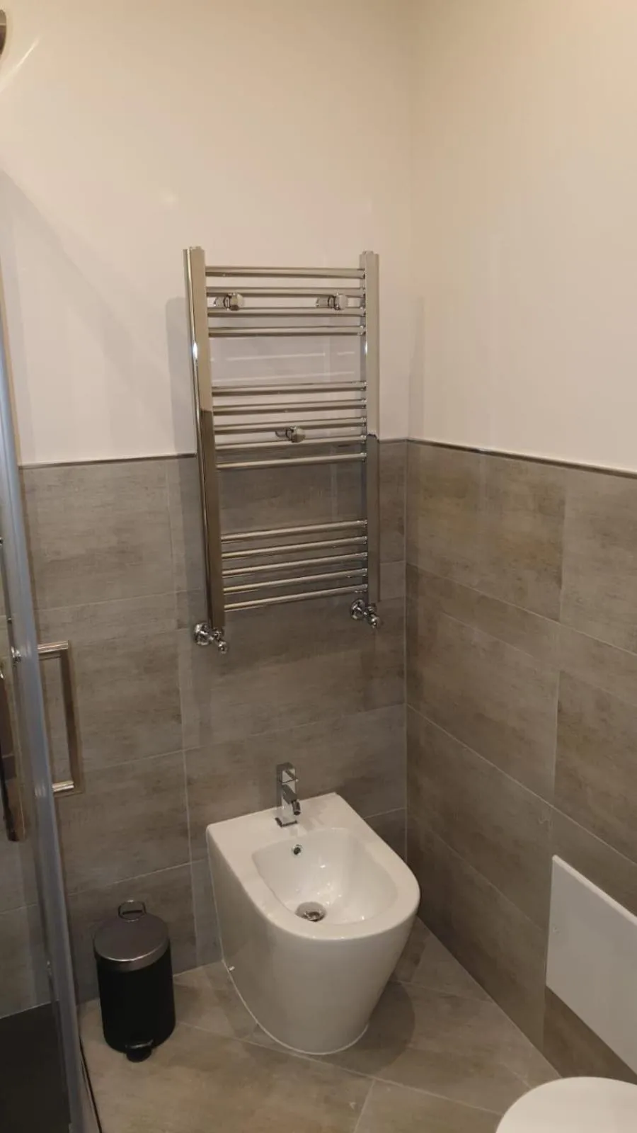 "La città delle 100 sculture" B&B BcenS con parcheggio privato - Belpasso - Etna -