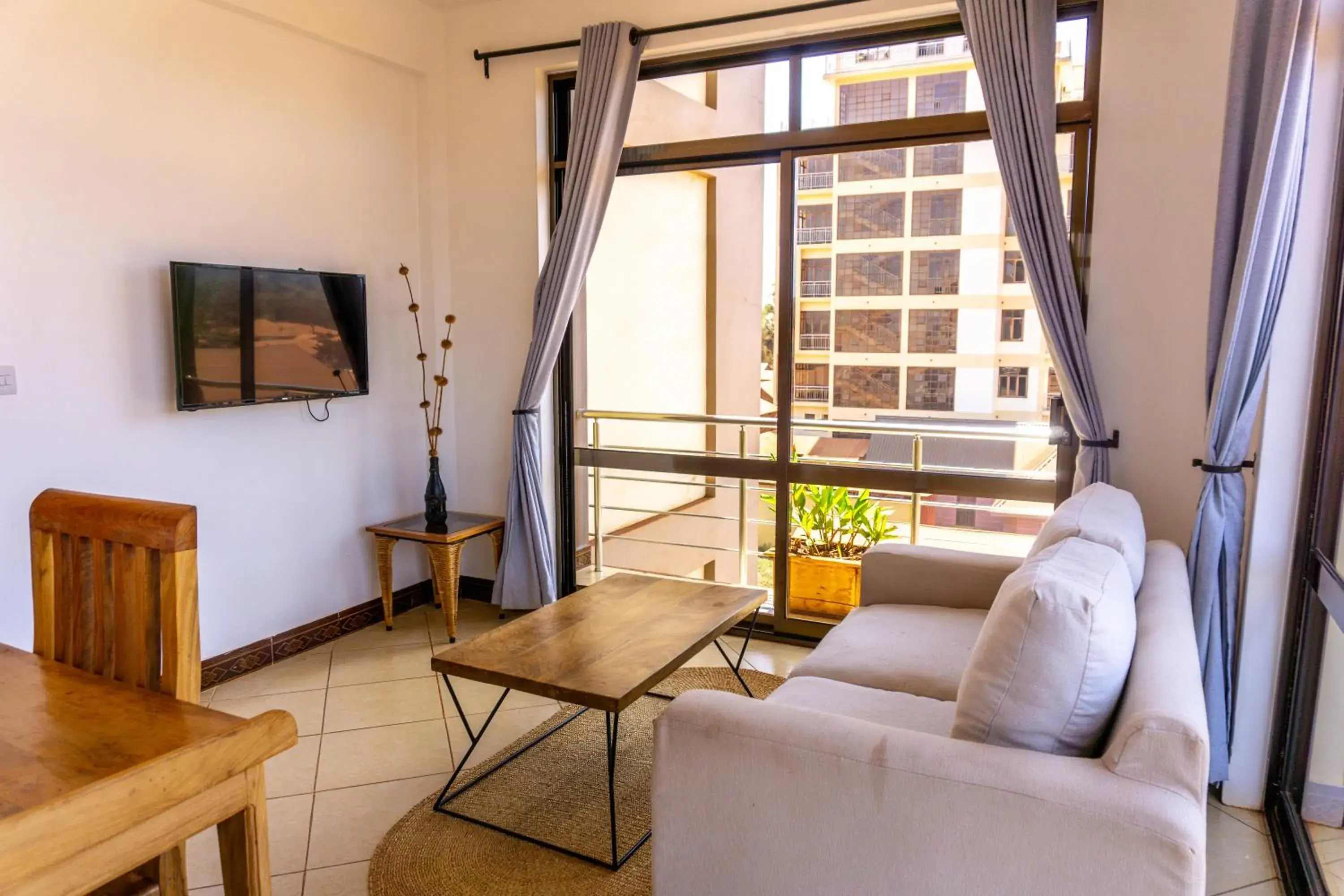 Deluxe King Suite - single occupancy in Lilac Elevate Inn Deluxe King Suite - single occupancy in Lilac Elevate Inn