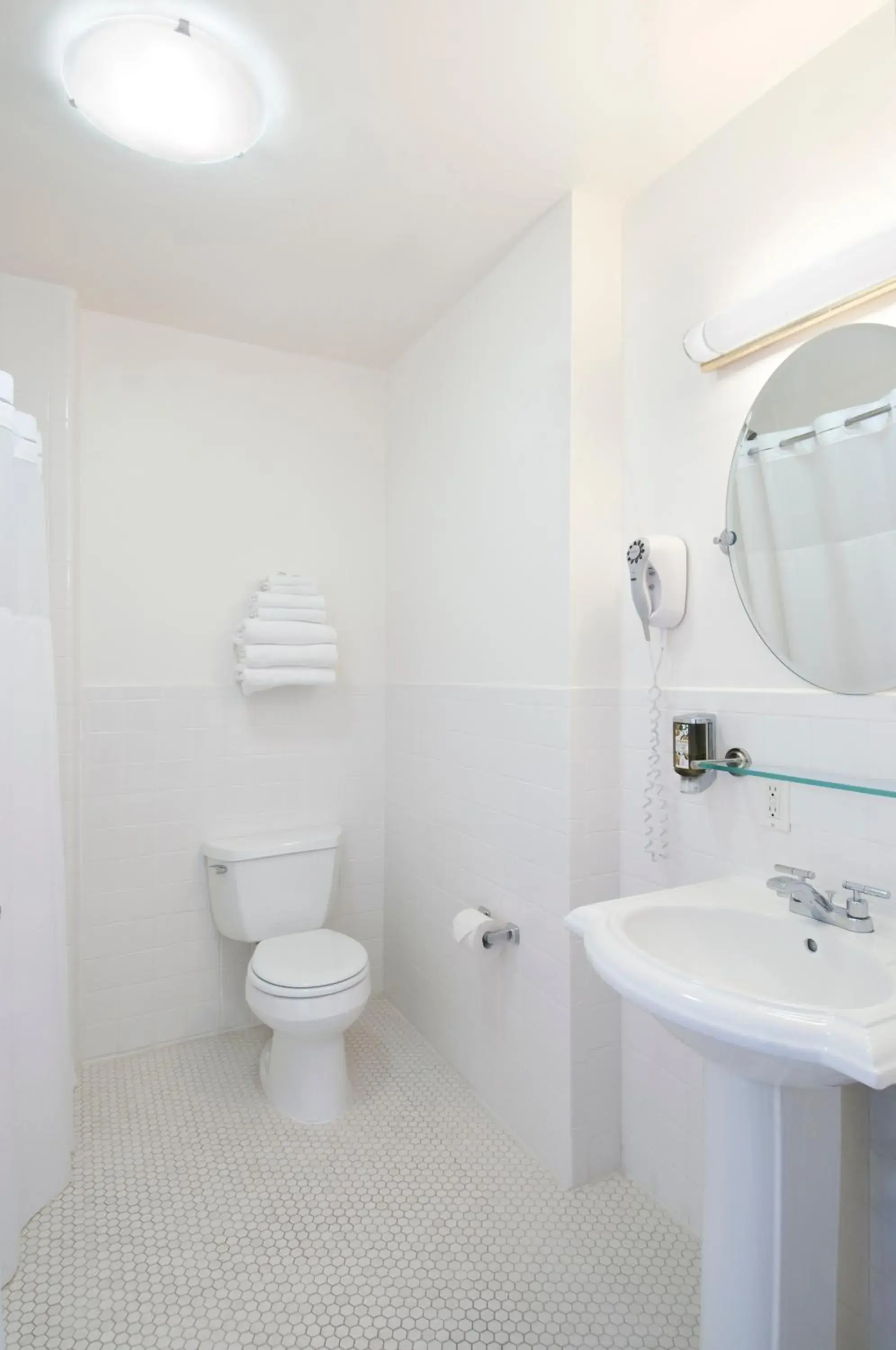 Toilet in Herbert Hotel Toilet in Herbert Hotel