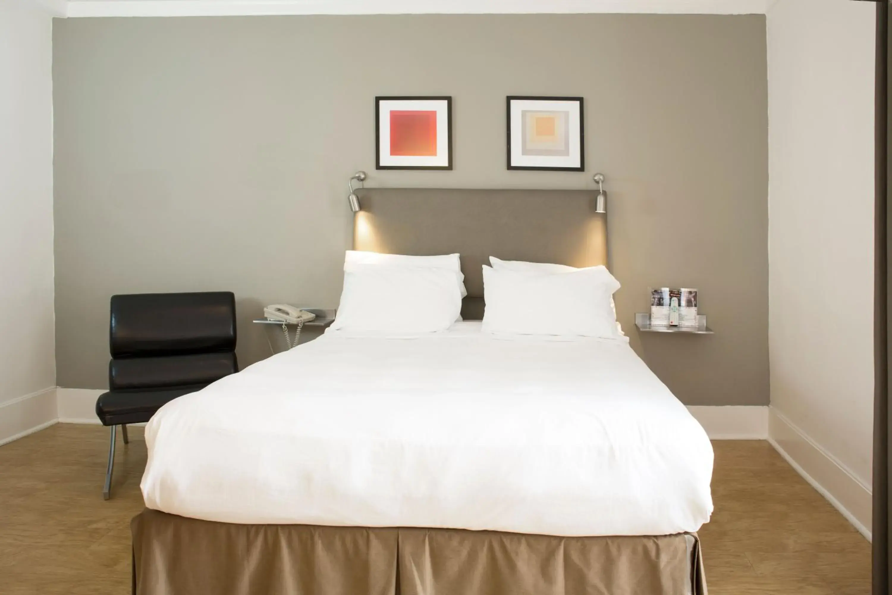 Bed in Herbert Hotel Bed in Herbert Hotel