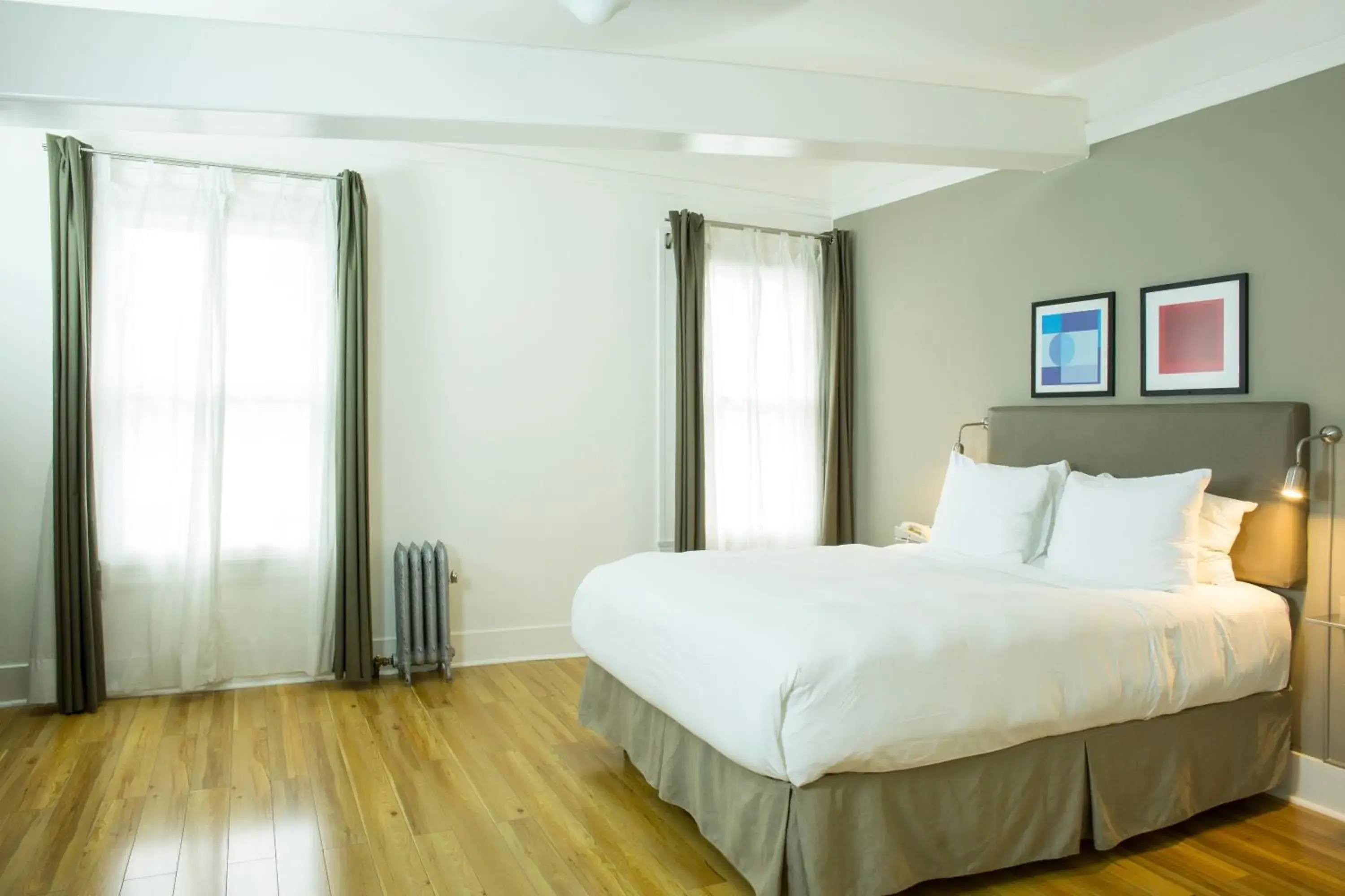 Bed in Herbert Hotel Bed in Herbert Hotel