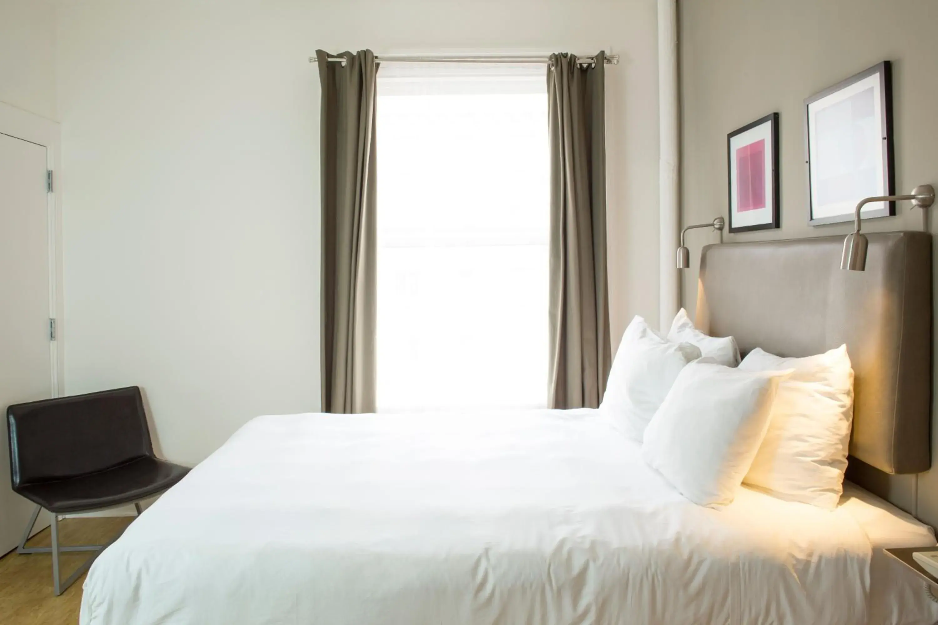 Bed in Herbert Hotel Bed in Herbert Hotel