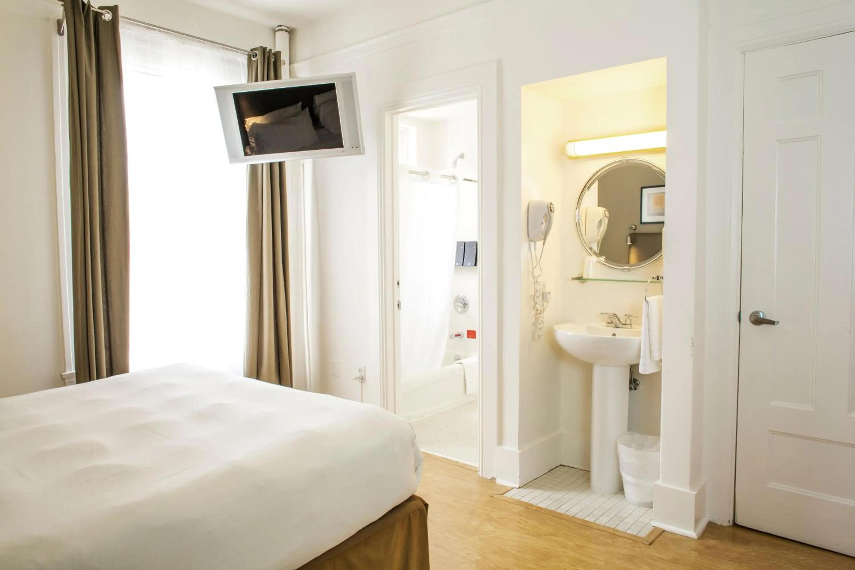 Bed in Herbert Hotel