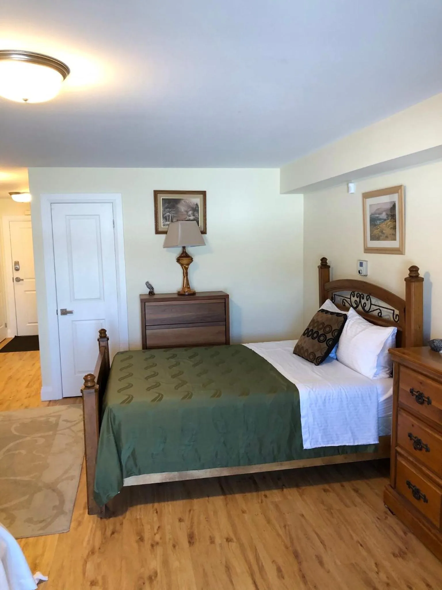 Bed in Muskoka Lakes Hotel and Resorts