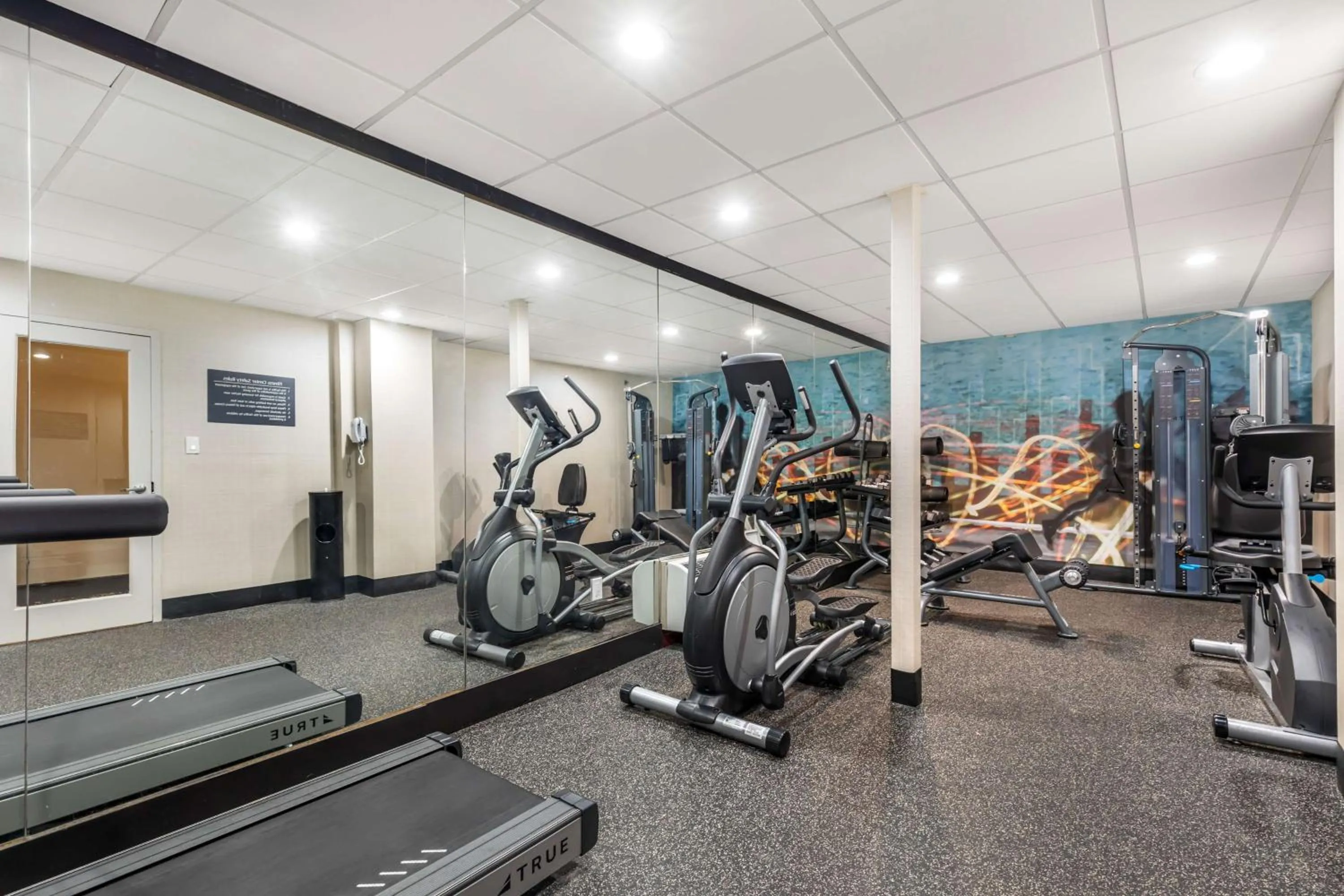 Fitness centre/facilities in Best Western Plus Laurel