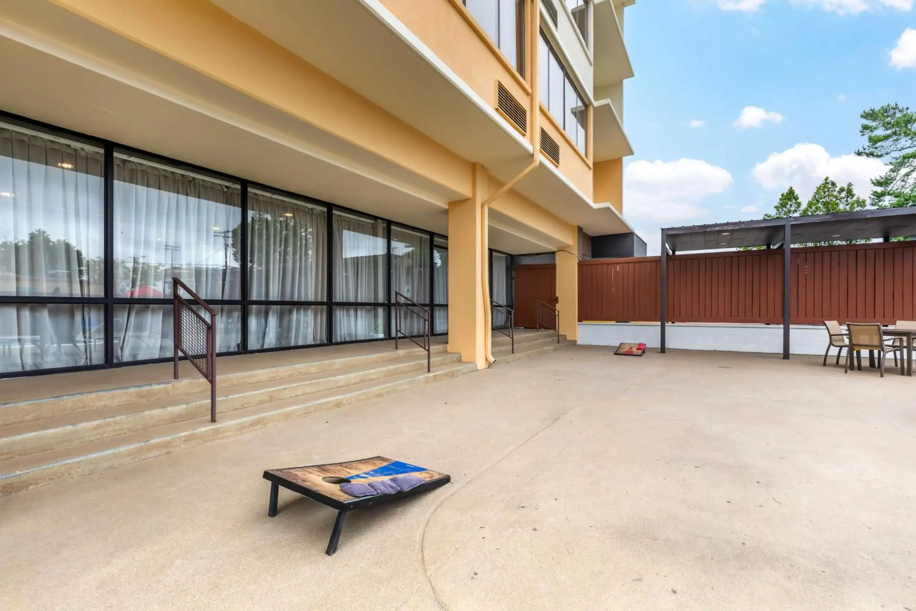 Property building in Best Western Laurel Property building in Best Western Laurel