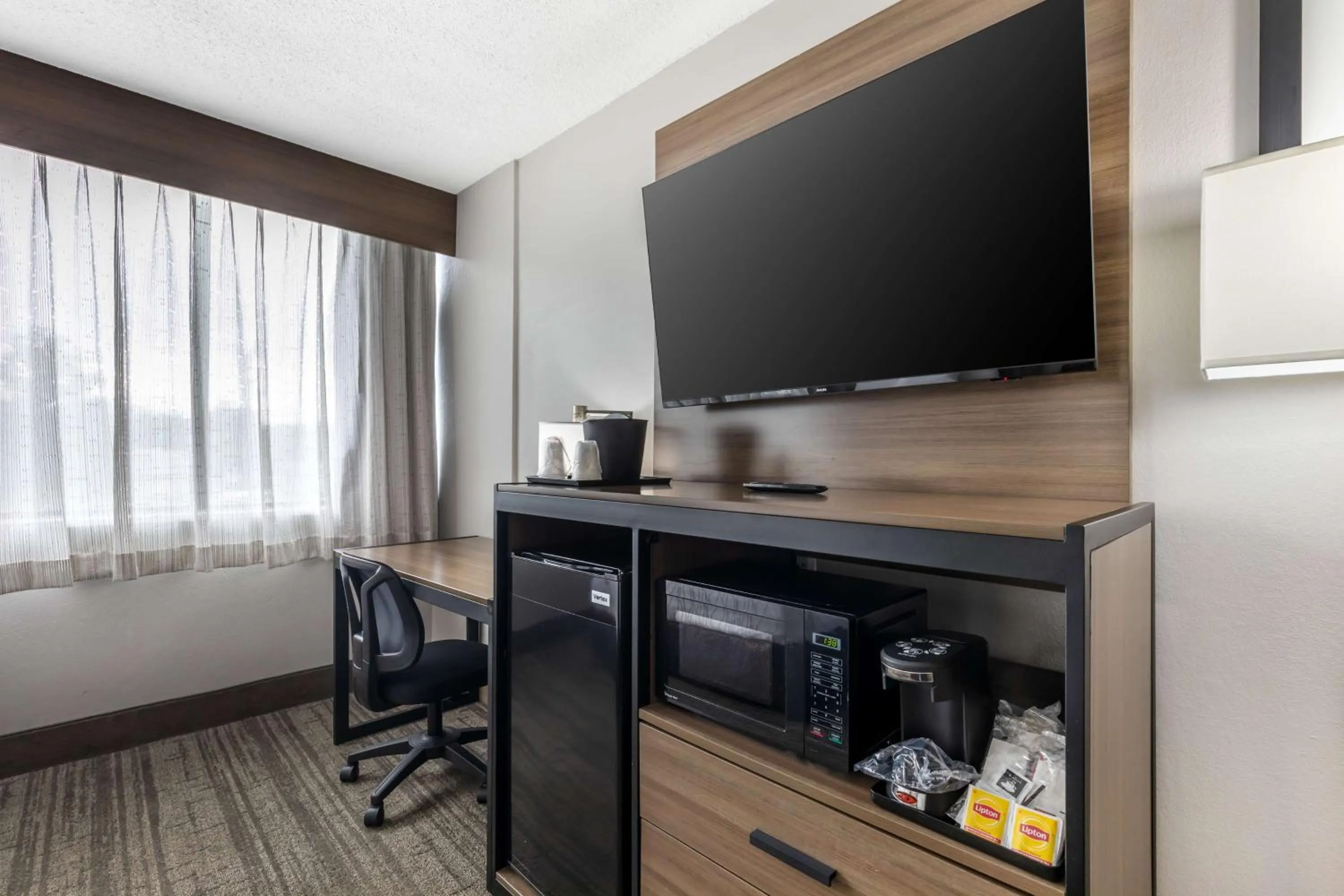 Bedroom in Best Western Plus Laurel