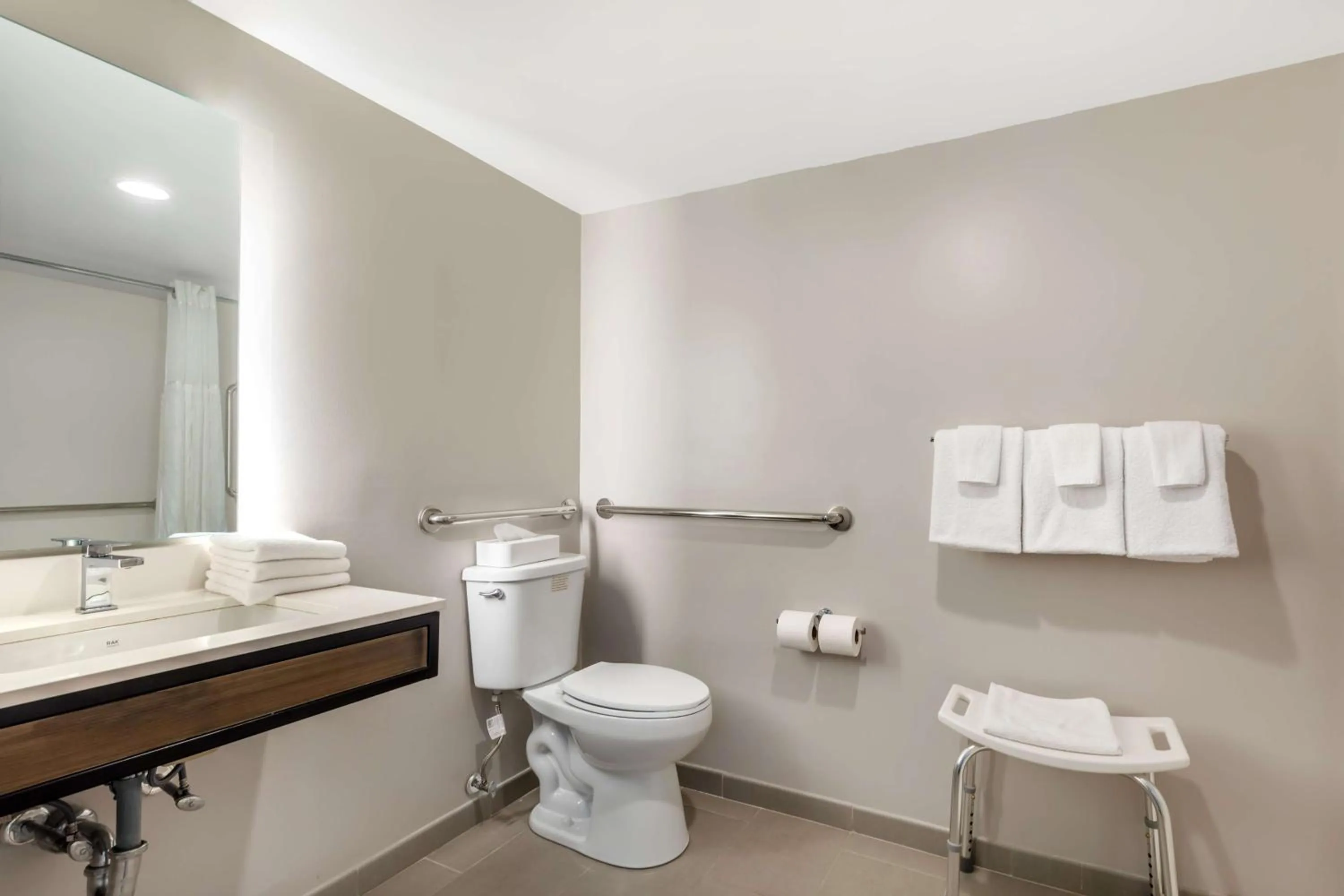 Bathroom in Best Western Plus Laurel