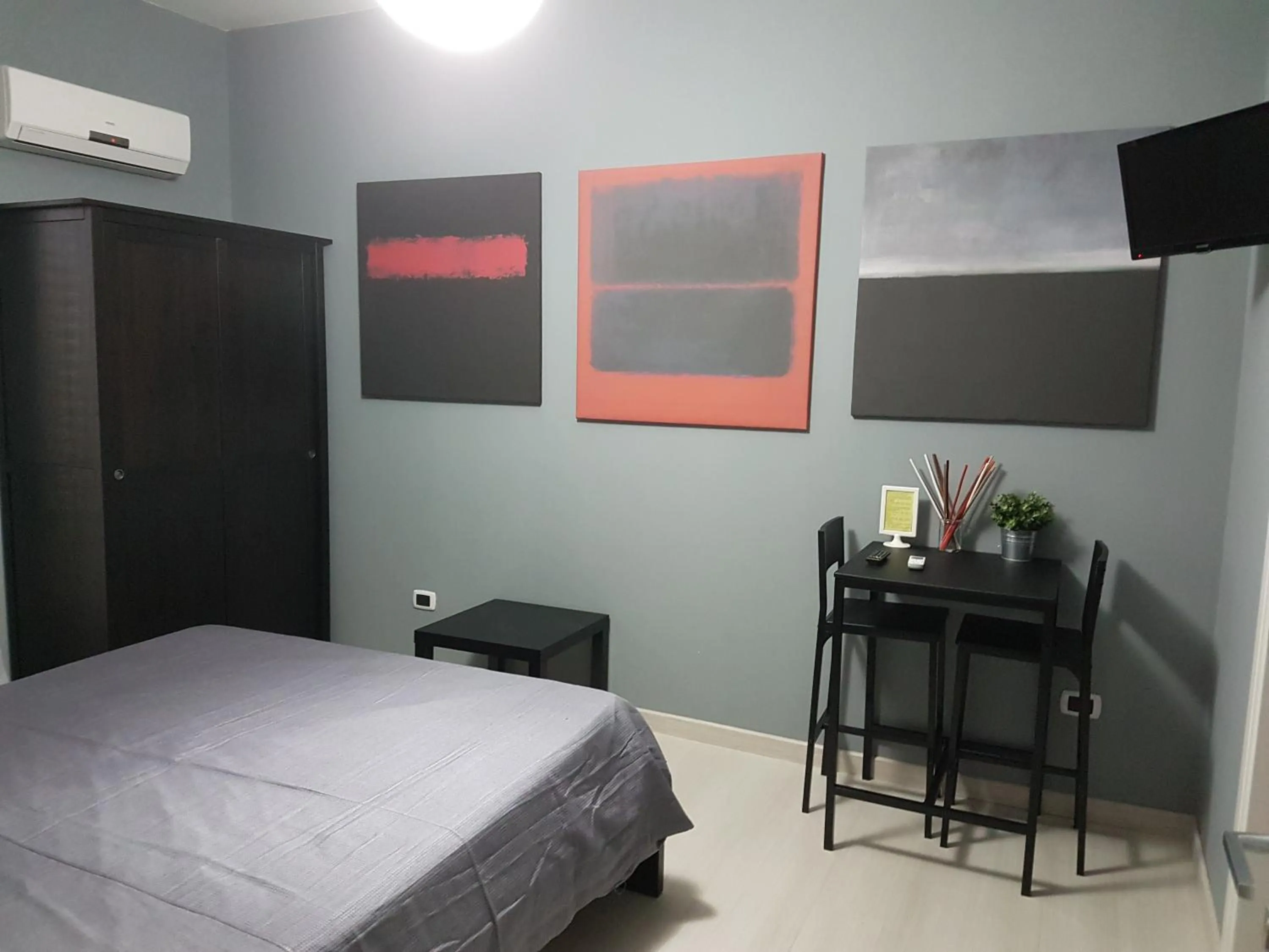 Bed in B&B Colors