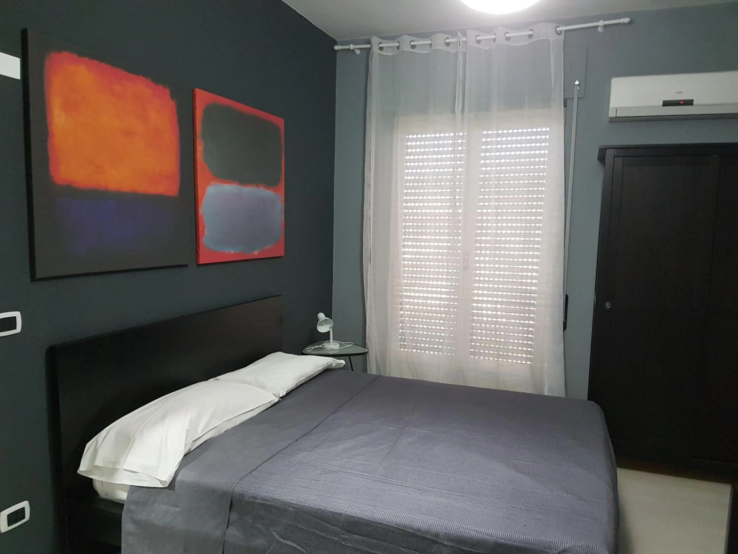 Bed in B&B Colors