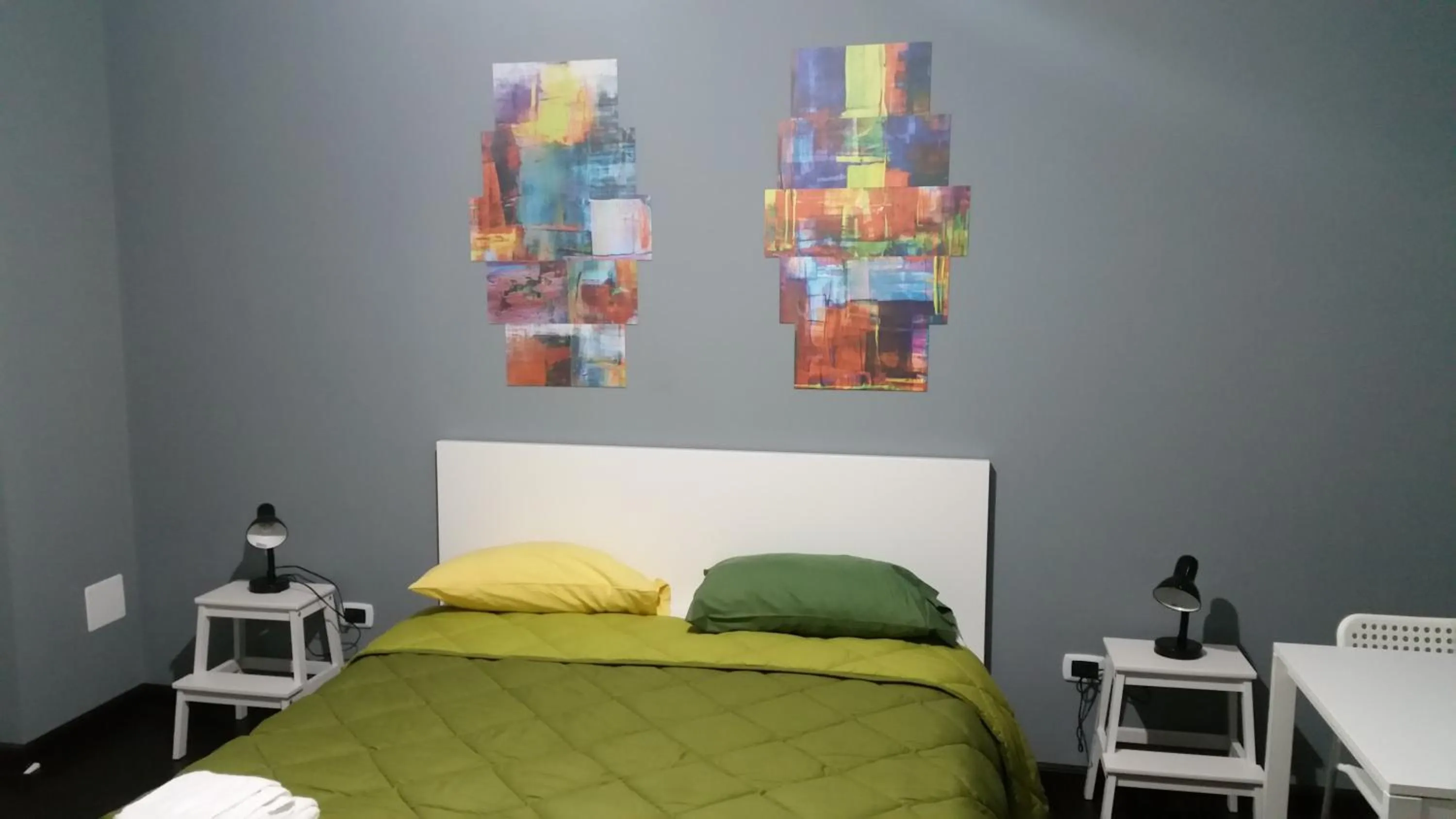 Bed in B&B Colors