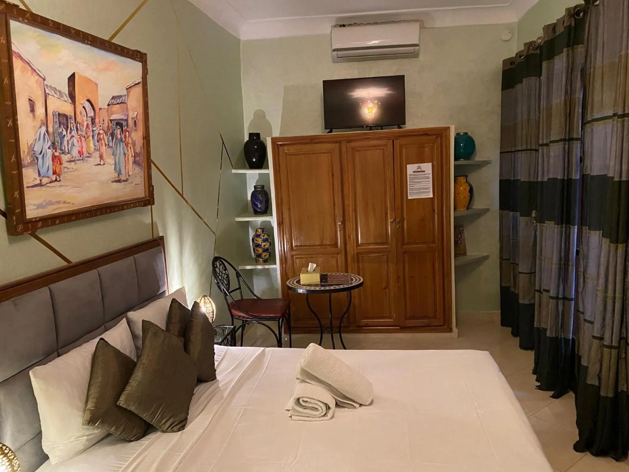 Photo of the whole room, Bed in Riad Lalla Merieme