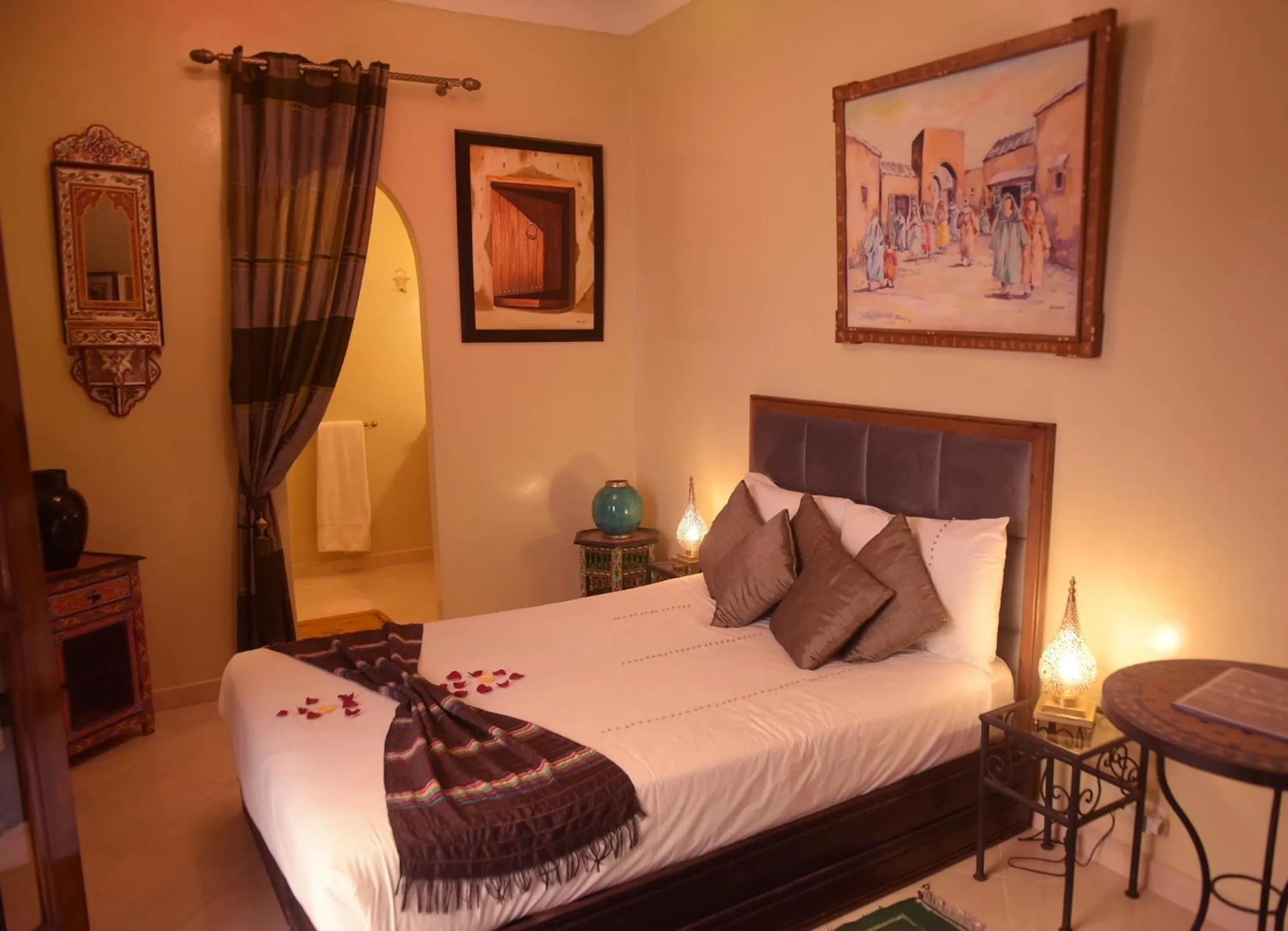 Photo of the whole room, Bed in Riad Lalla Merieme