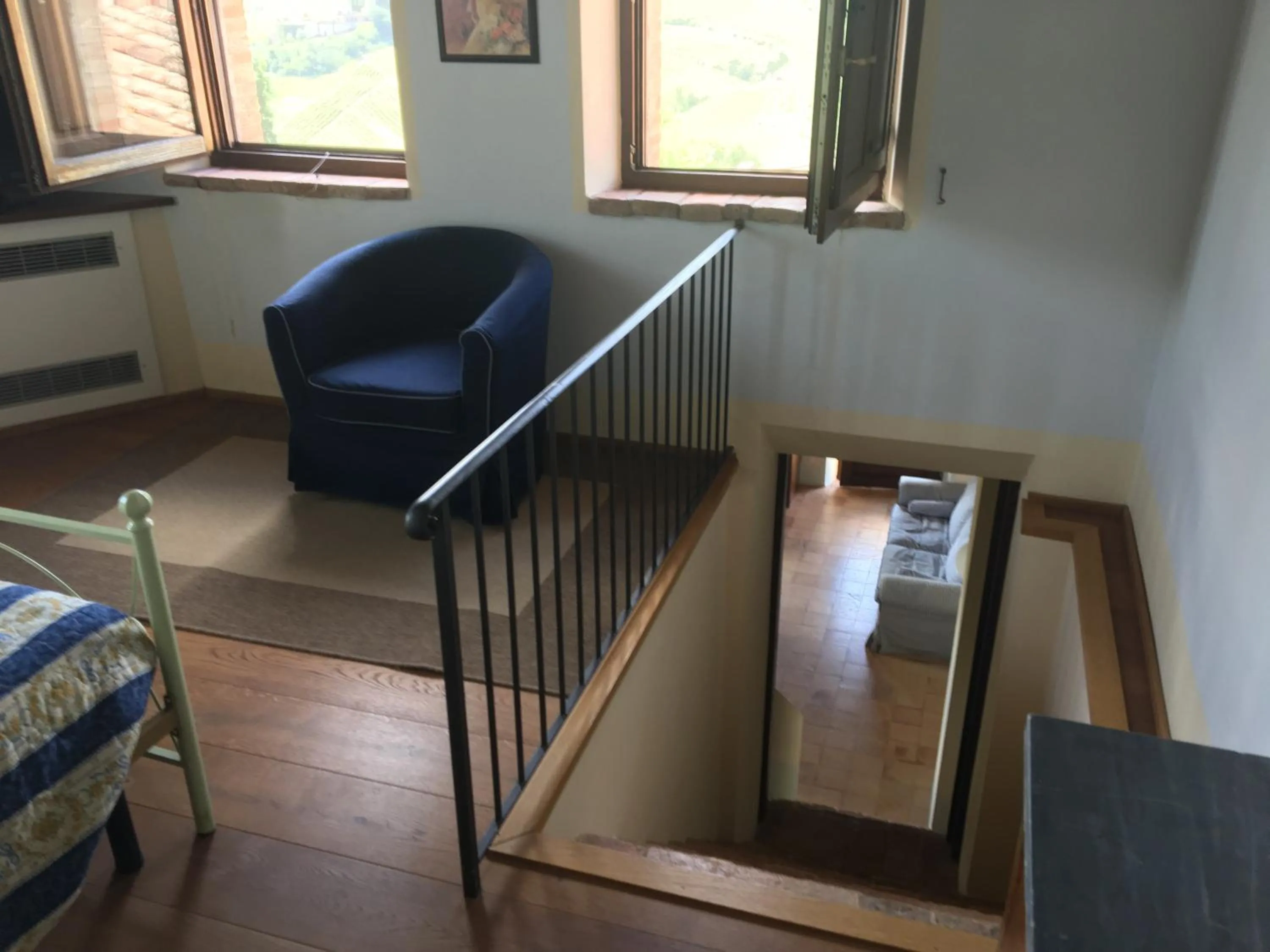 Photo of the whole room in Godiolo