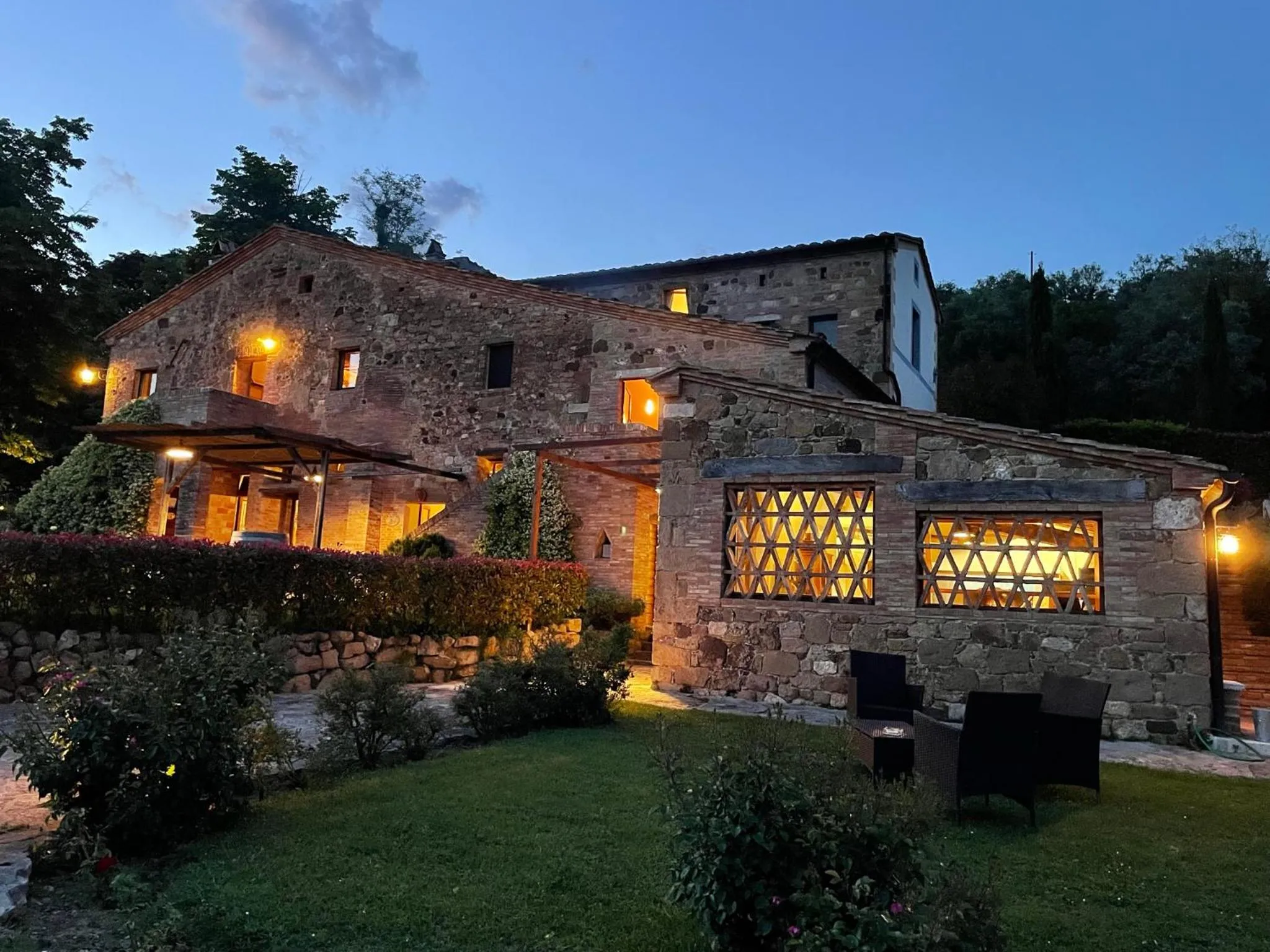 Property building in Godiolo