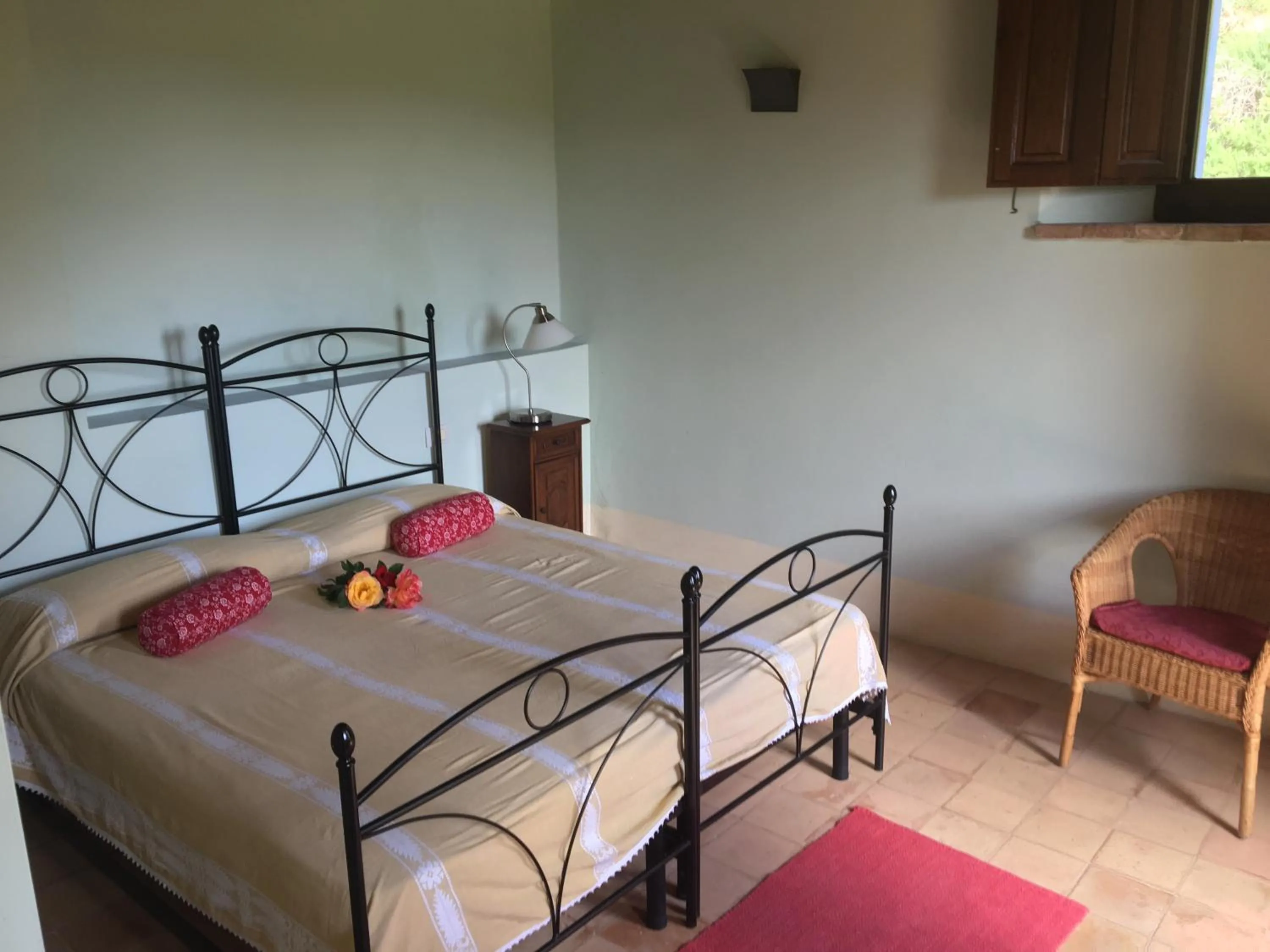 Photo of the whole room, Bed in Godiolo