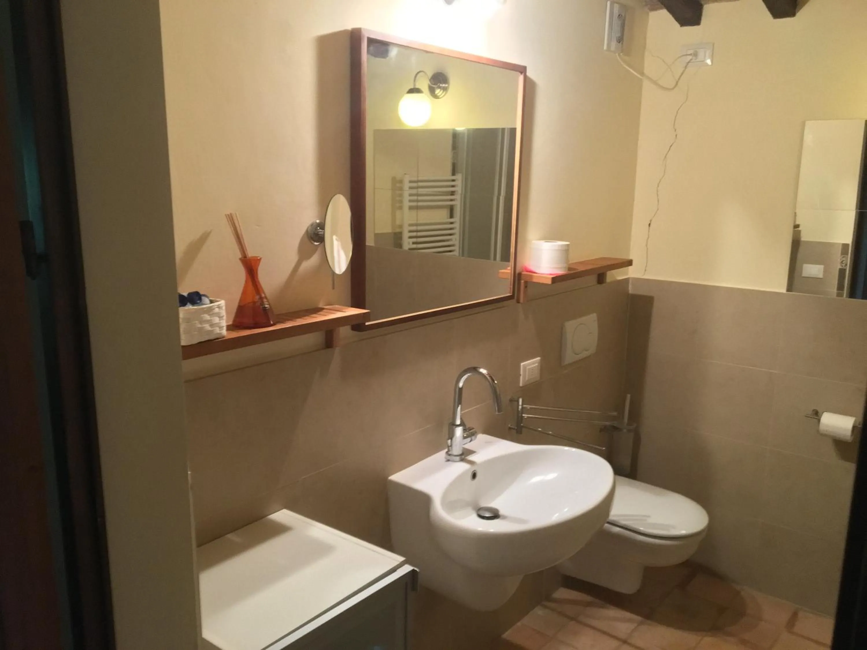 Bathroom in Godiolo