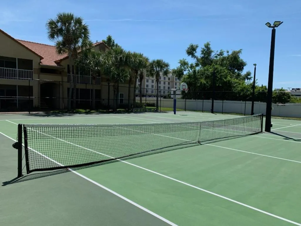Tennis court in Blue Tree Resort at Lake Buena Vista