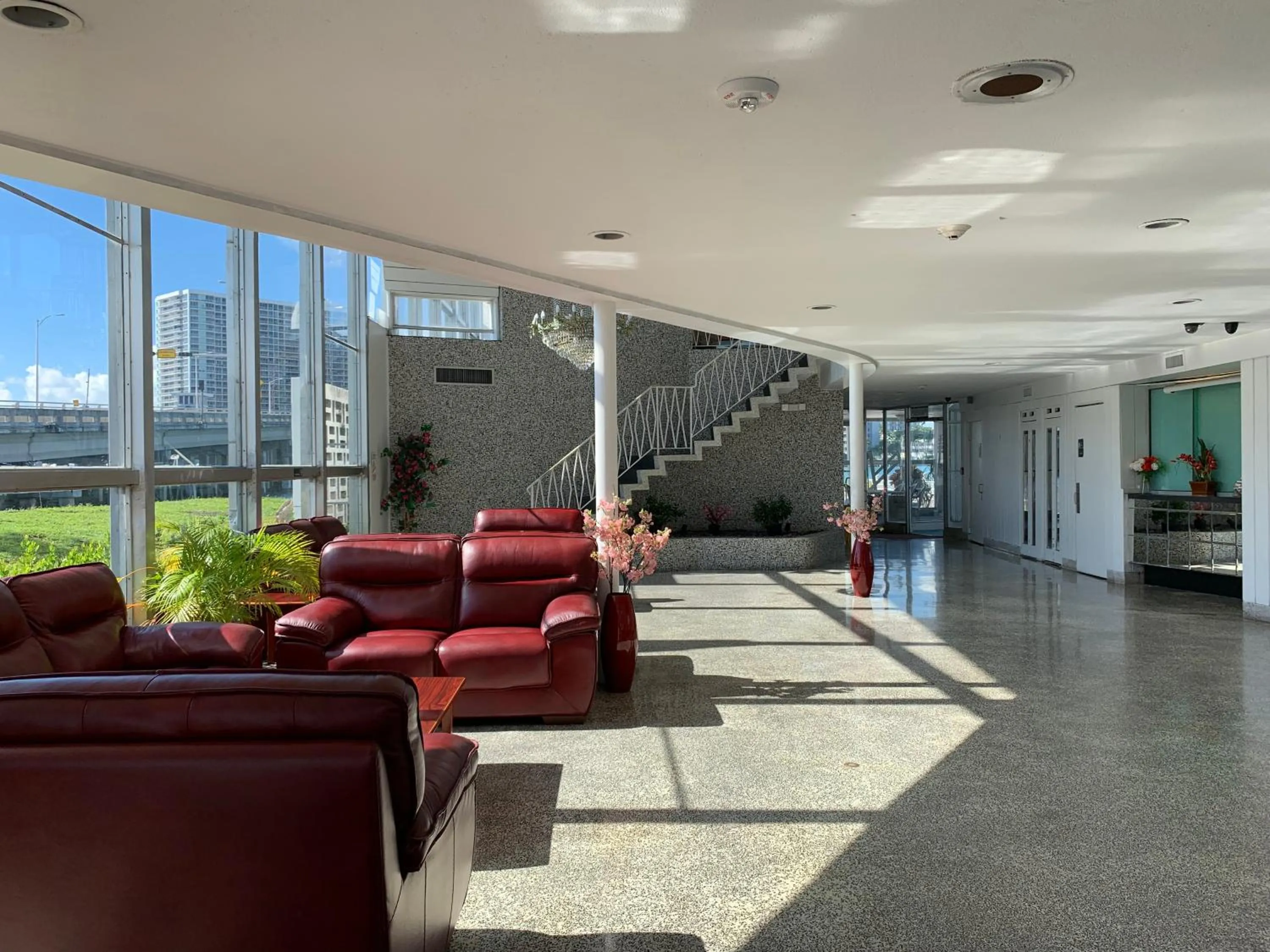 Lobby or reception in International Inn on the Bay