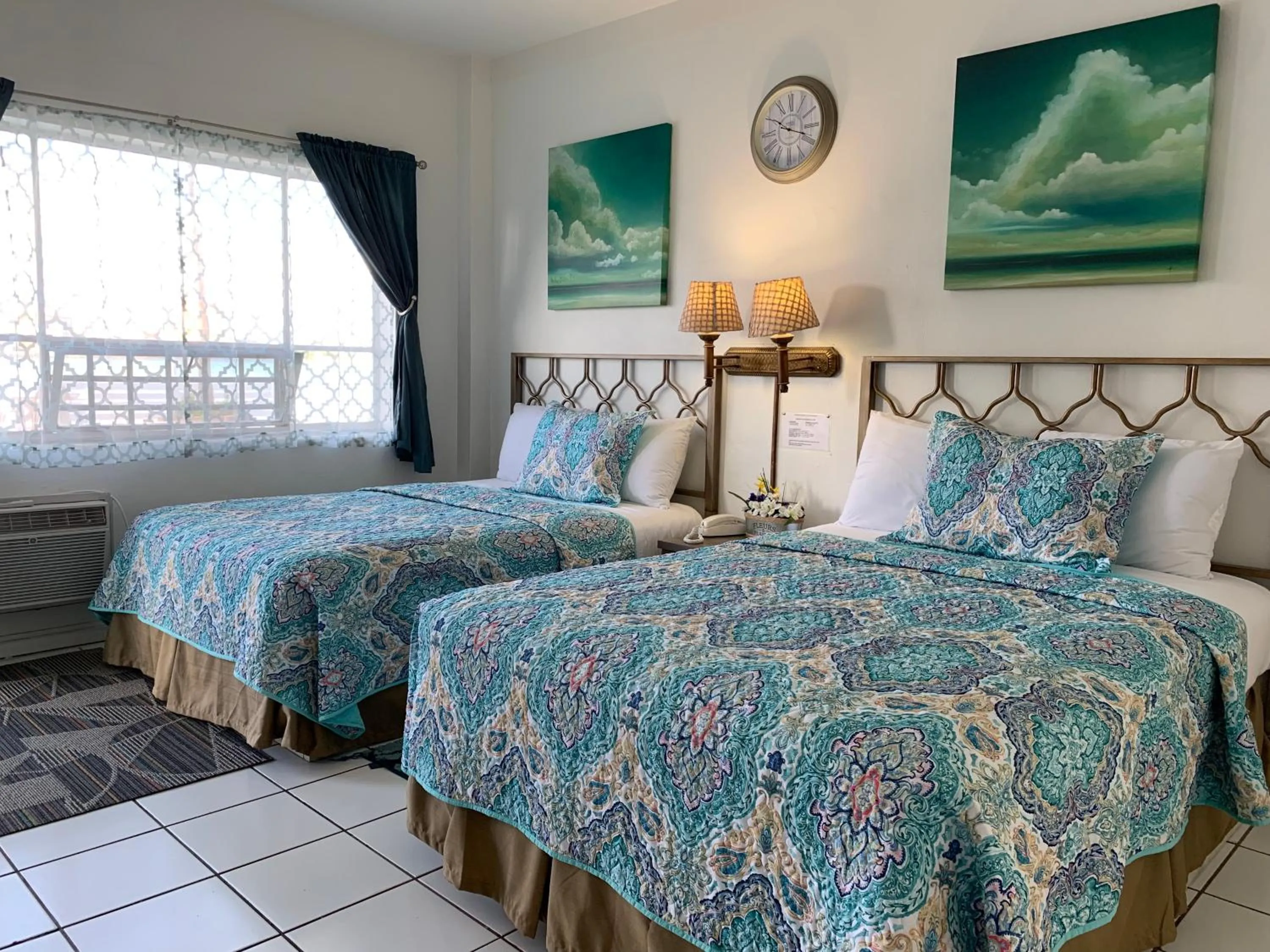 Bedroom, Bed in International Inn on the Bay