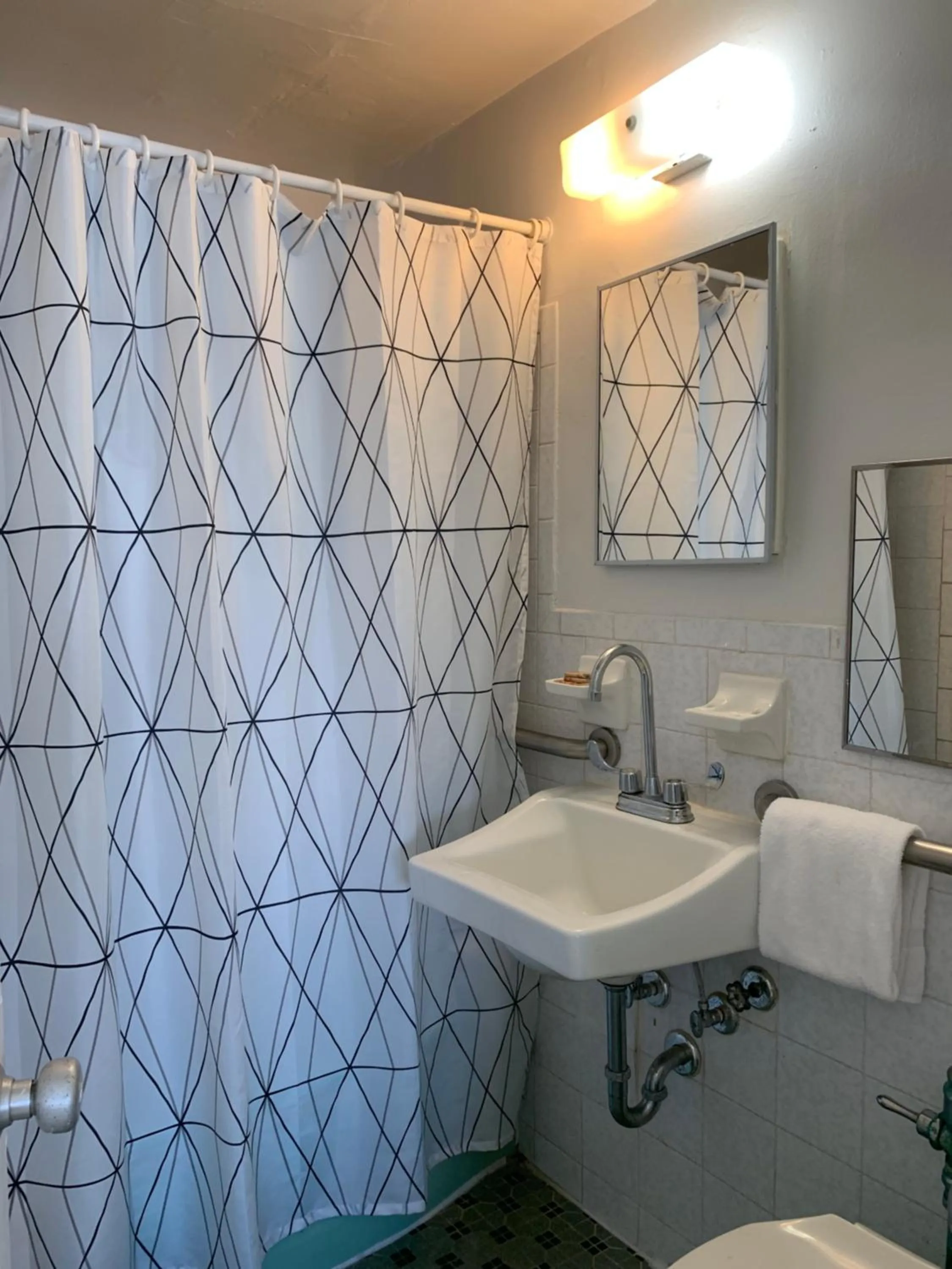 International Inn on the Bay