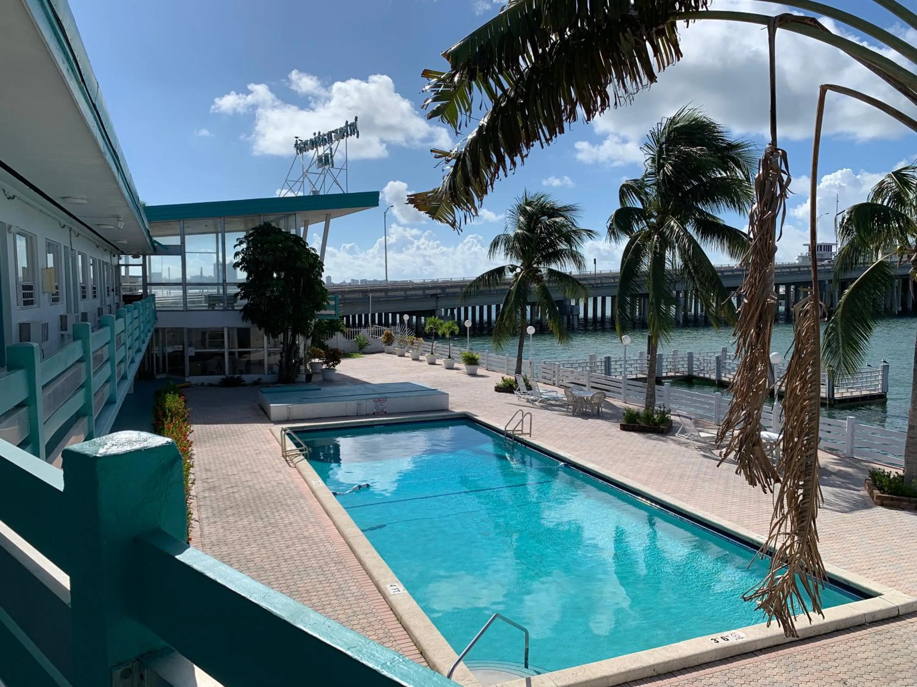 Pool view in International Inn on the Bay