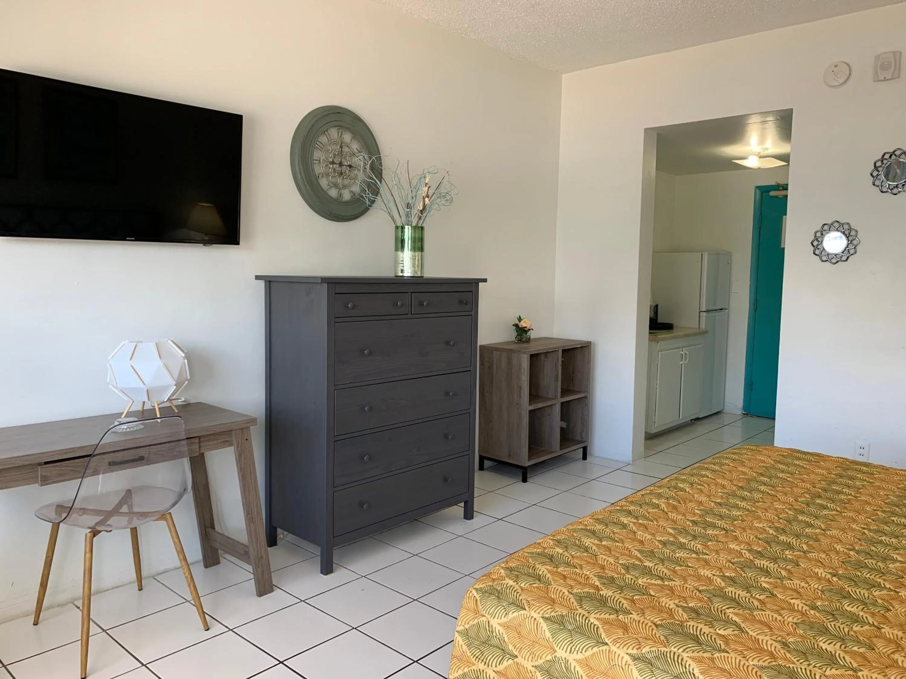 Bed in International Inn on the Bay