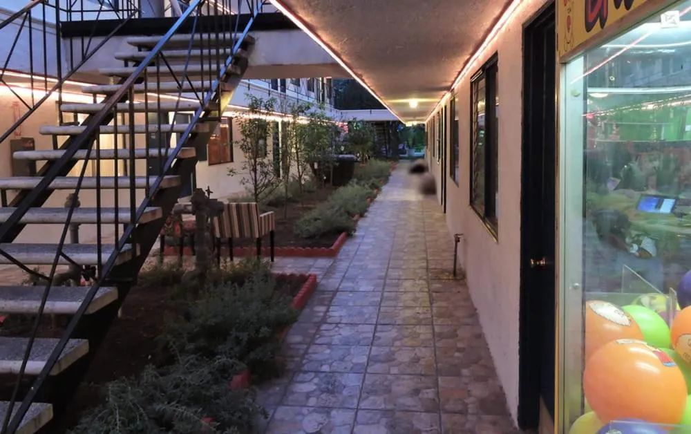 Facade/entrance in Tradewinds Airport Hotel