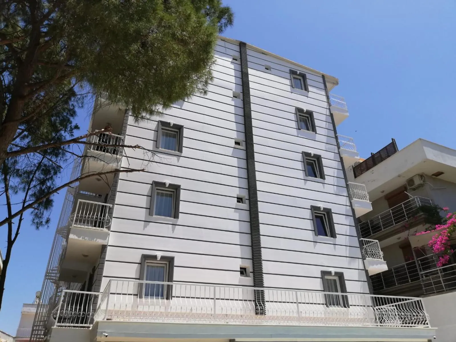 Property building in ÇİÇEK APART OTEL