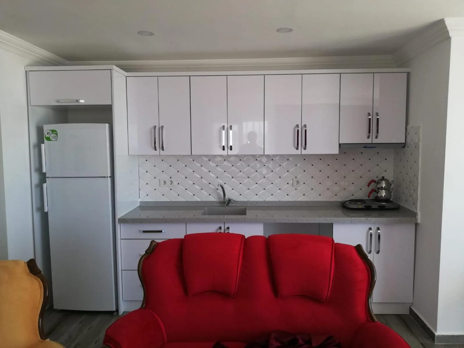 Kitchen or kitchenette in ÇİÇEK APART OTEL