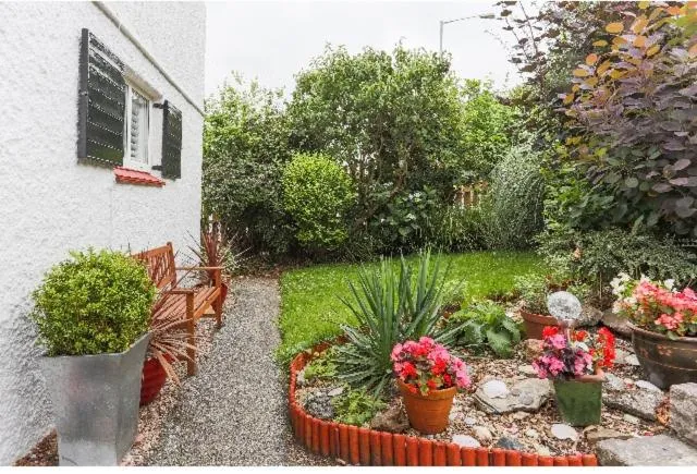 Garden in Tredara Bed & Breakfast