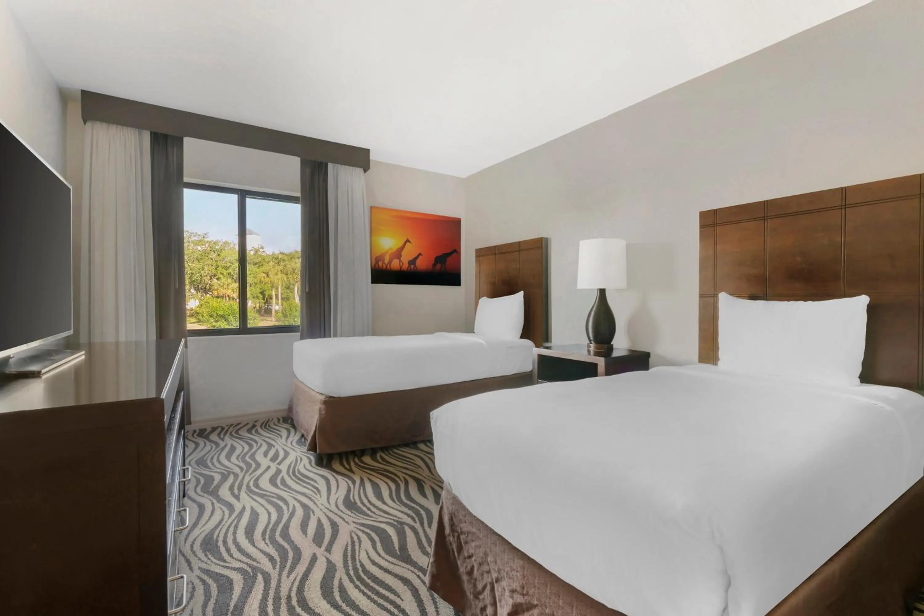 Bed in Parkway International Resort