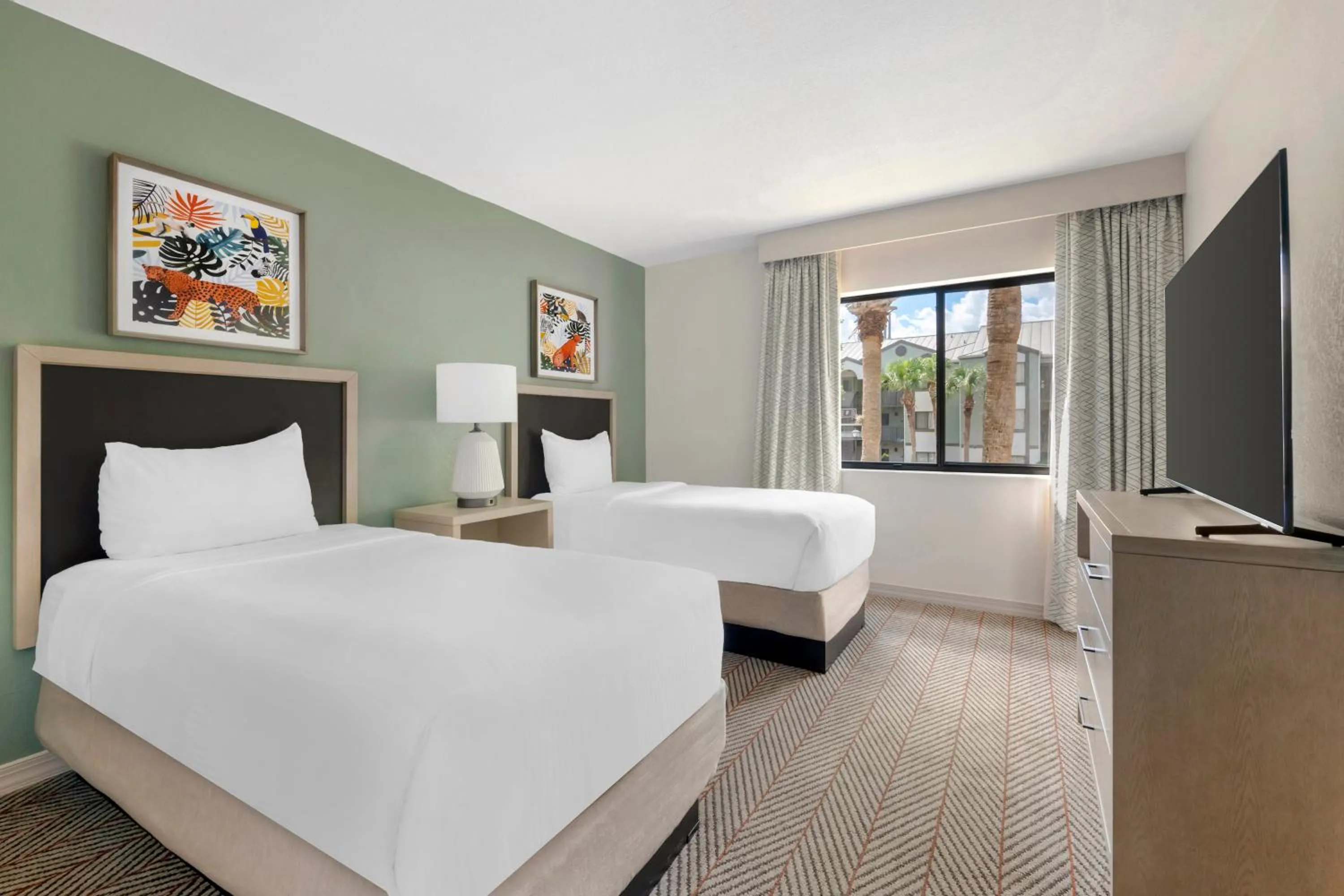 Bed in Parkway International Resort