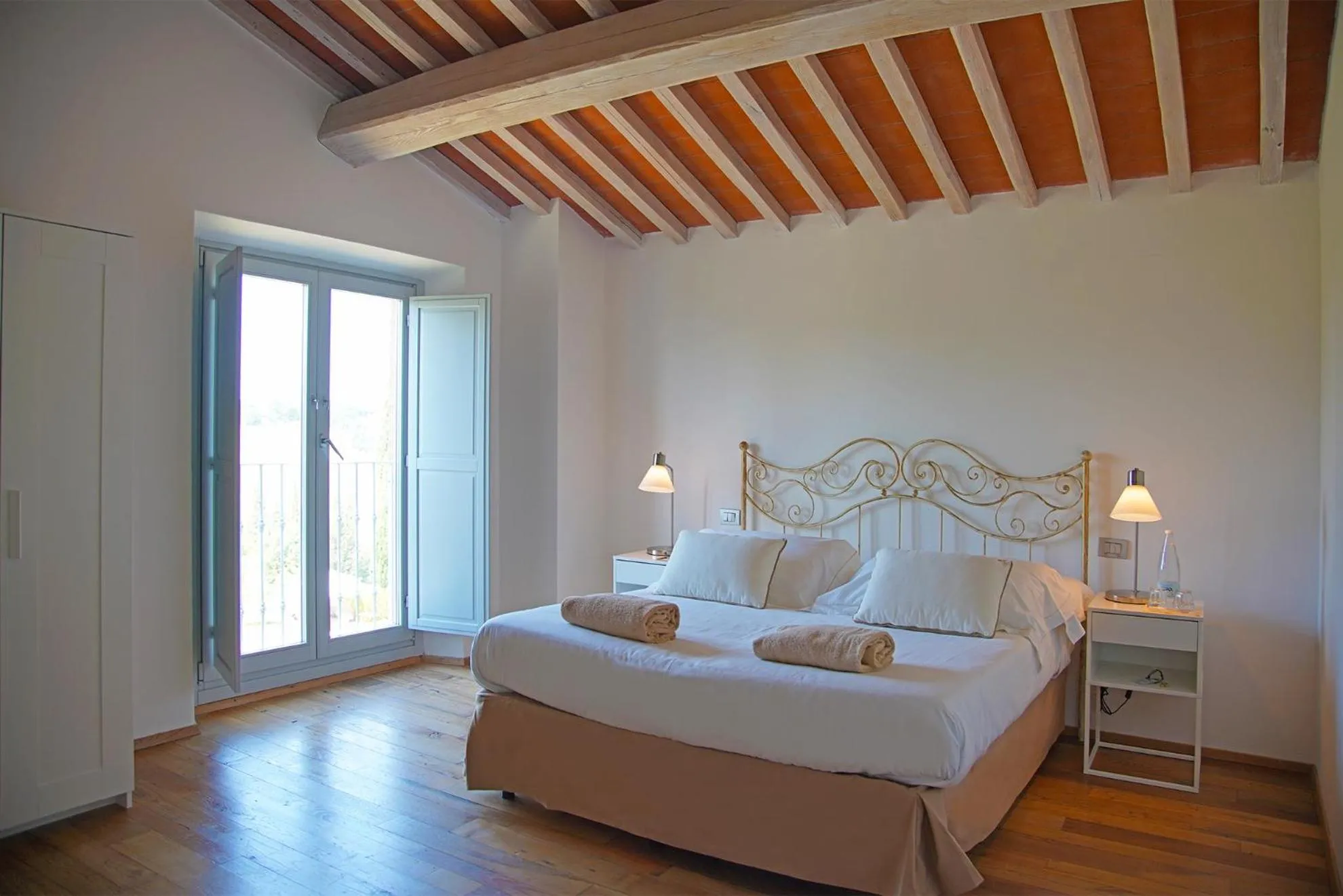 Bed in Tenuta Di Sticciano