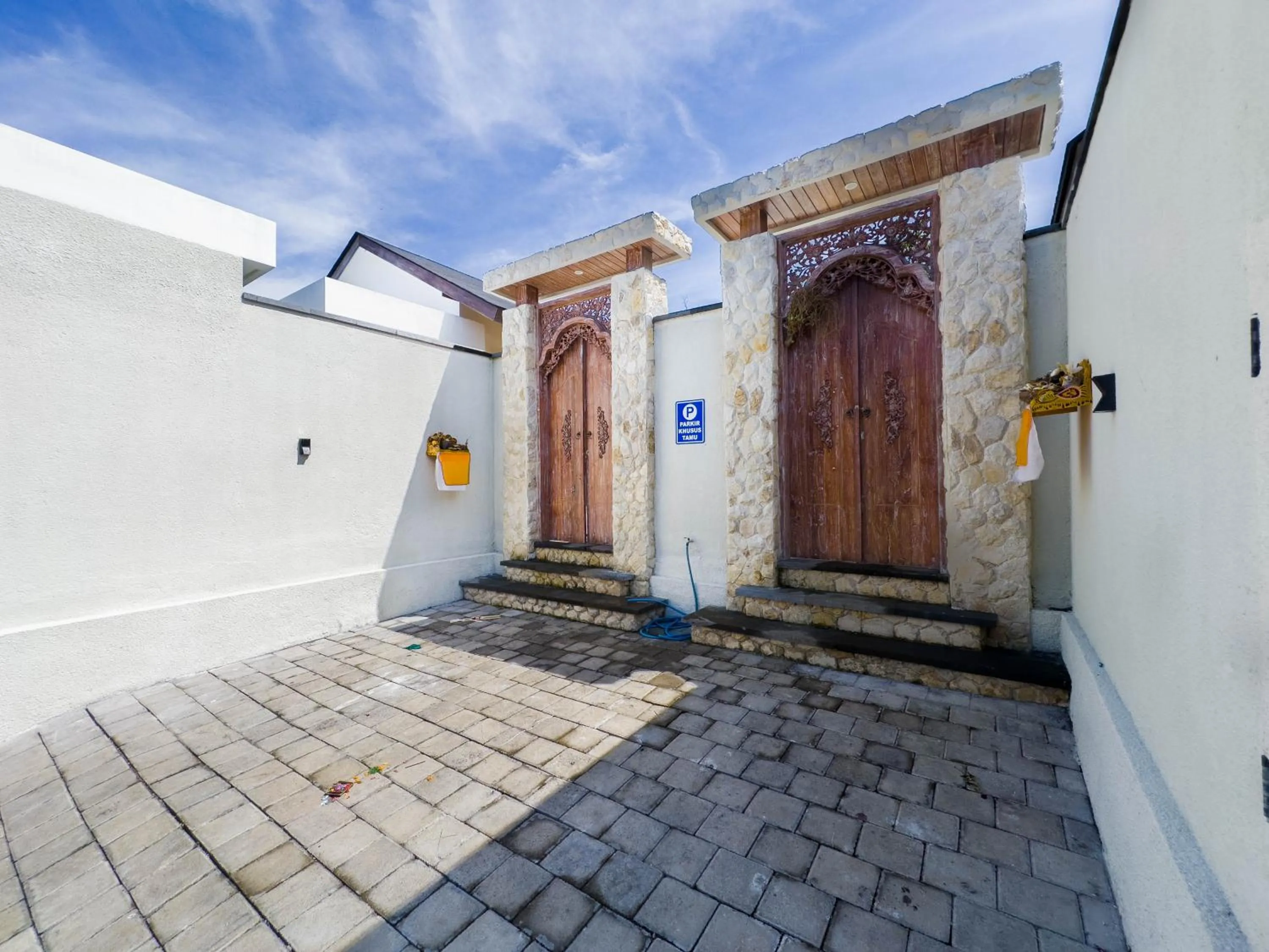 Parking in Villa Waturenggong Ubud