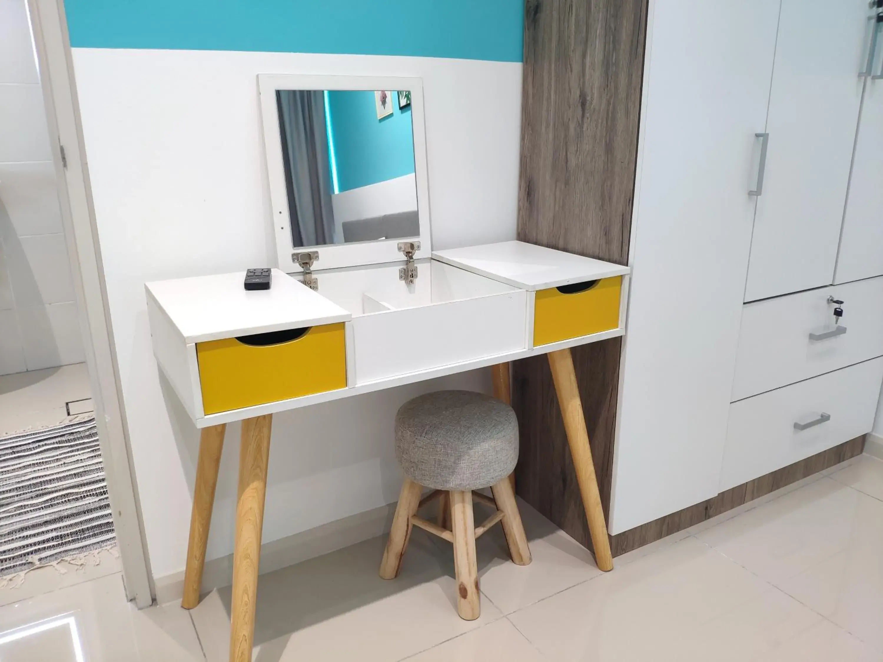 wardrobe in 5-Star Apartment + Infinity Pool, 4 pax, 1 min to Jaya One wardrobe in 5-Star Apartment + Infinity Pool, 4 pax, 1 min to Jaya One